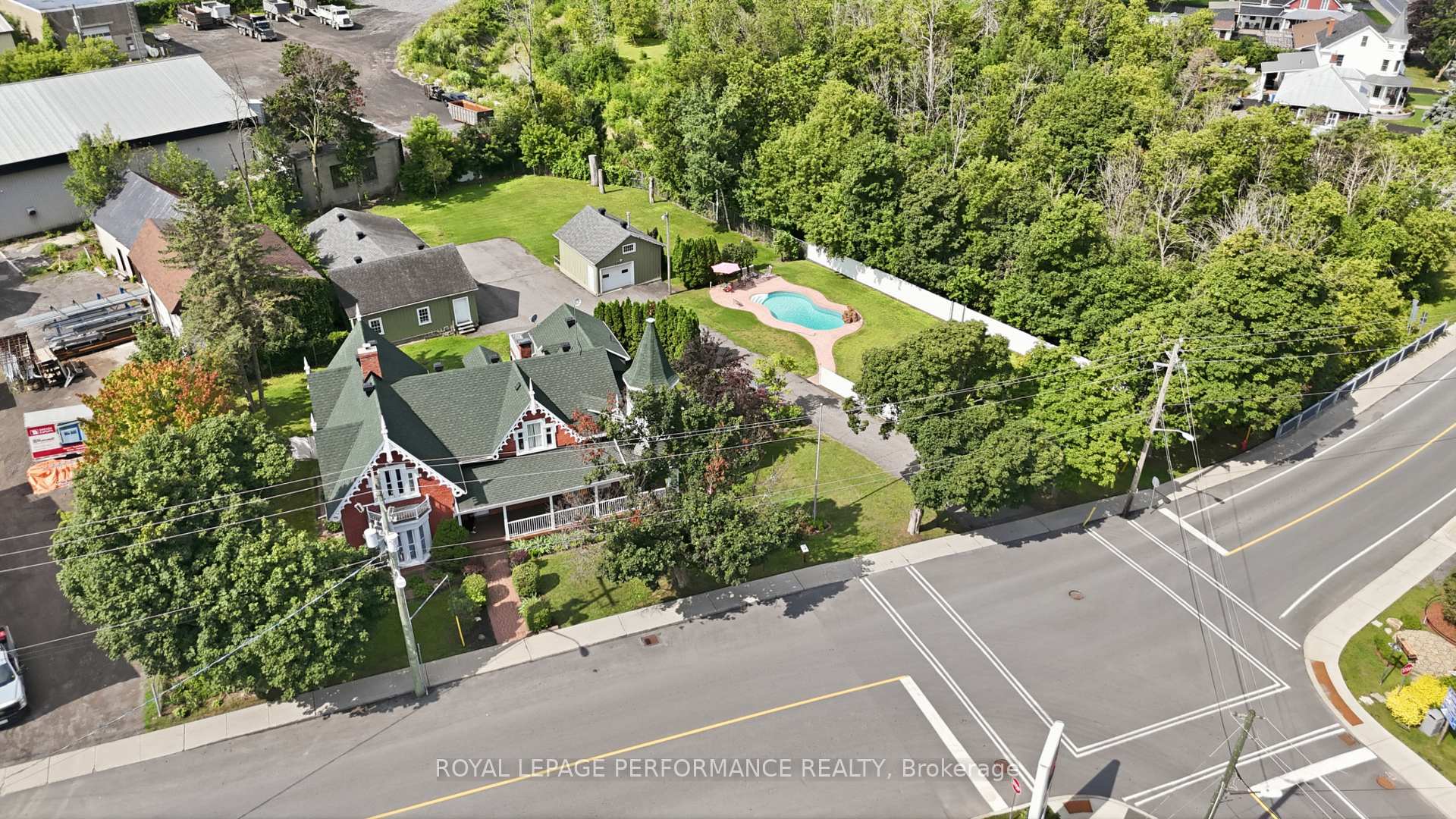 Photo 42 of 8 John Street, Champlain, L'Orignal — HOMEH