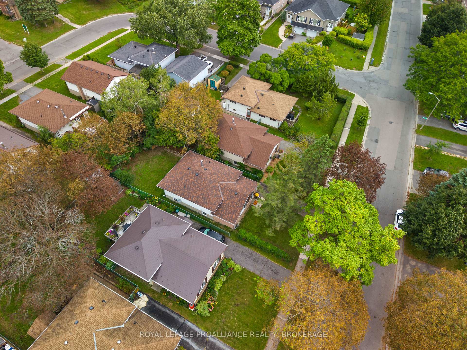 Photo 4 of 78 Guthrie Drive, Kingston, Rideau — HOMEH