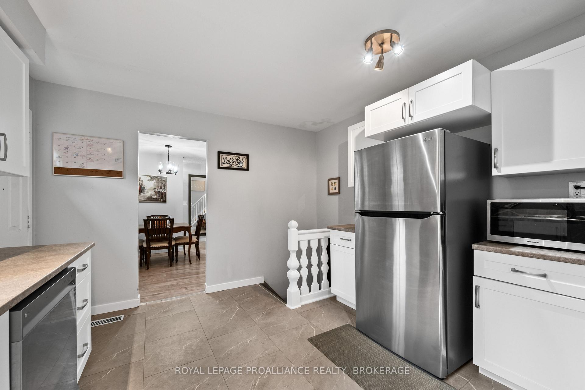 Photo 10 of 78 Guthrie Drive, Kingston, Rideau — HOMEH
