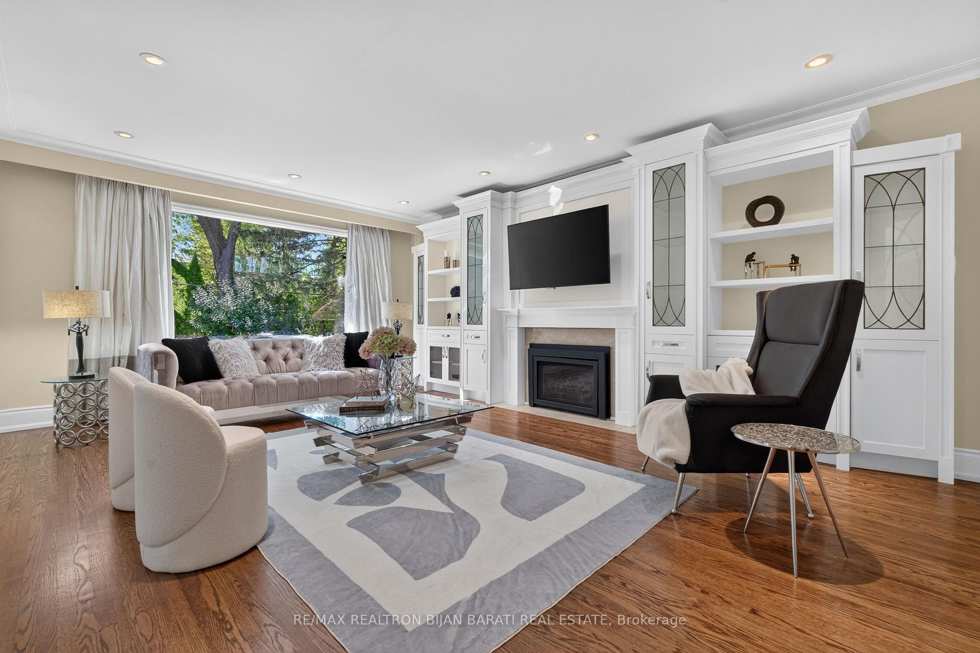 Photo 7 of 22 Brucedale Crescent, North York, Bayview Village — HOMEH