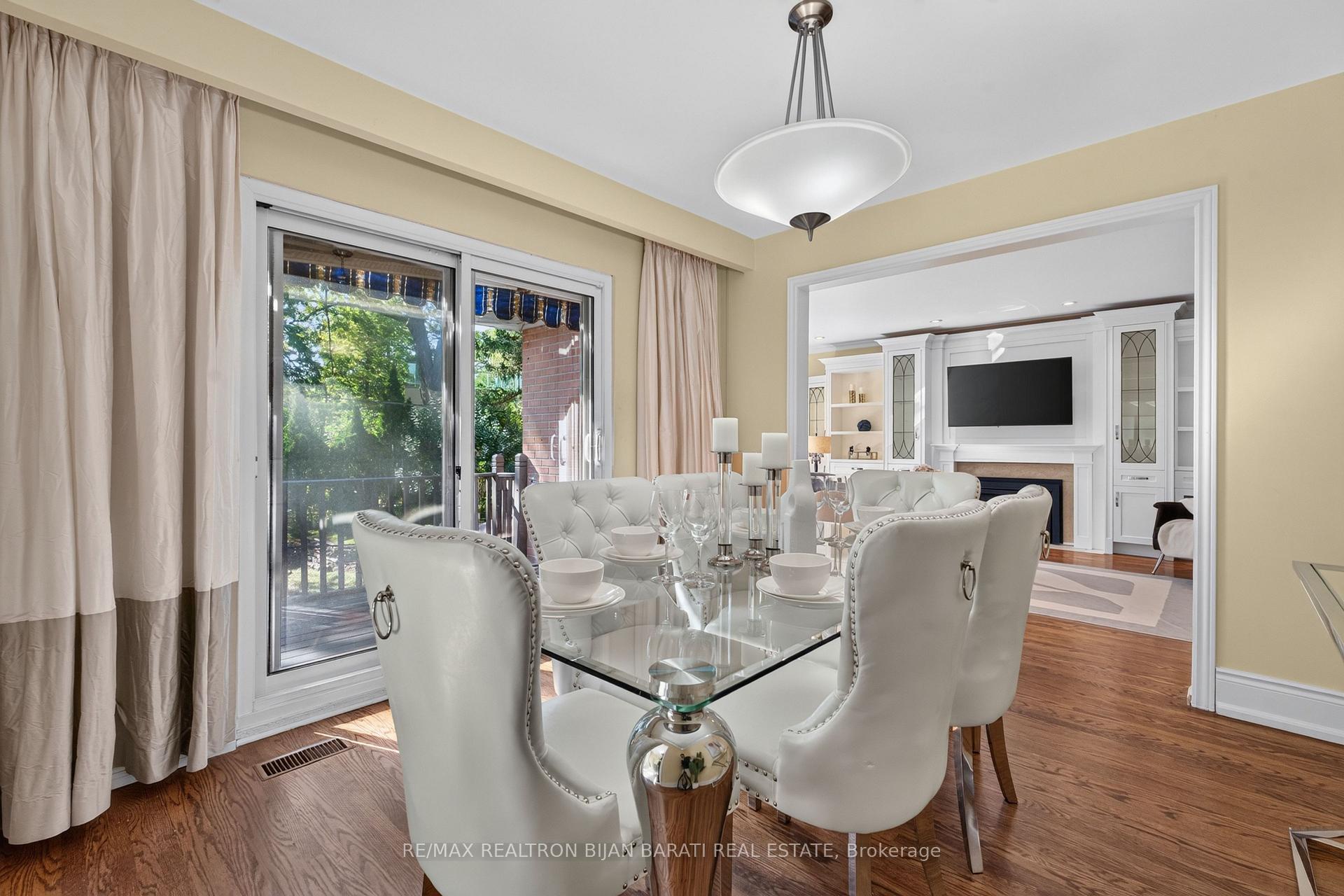 Photo 11 of 22 Brucedale Crescent, North York, Bayview Village — HOMEH