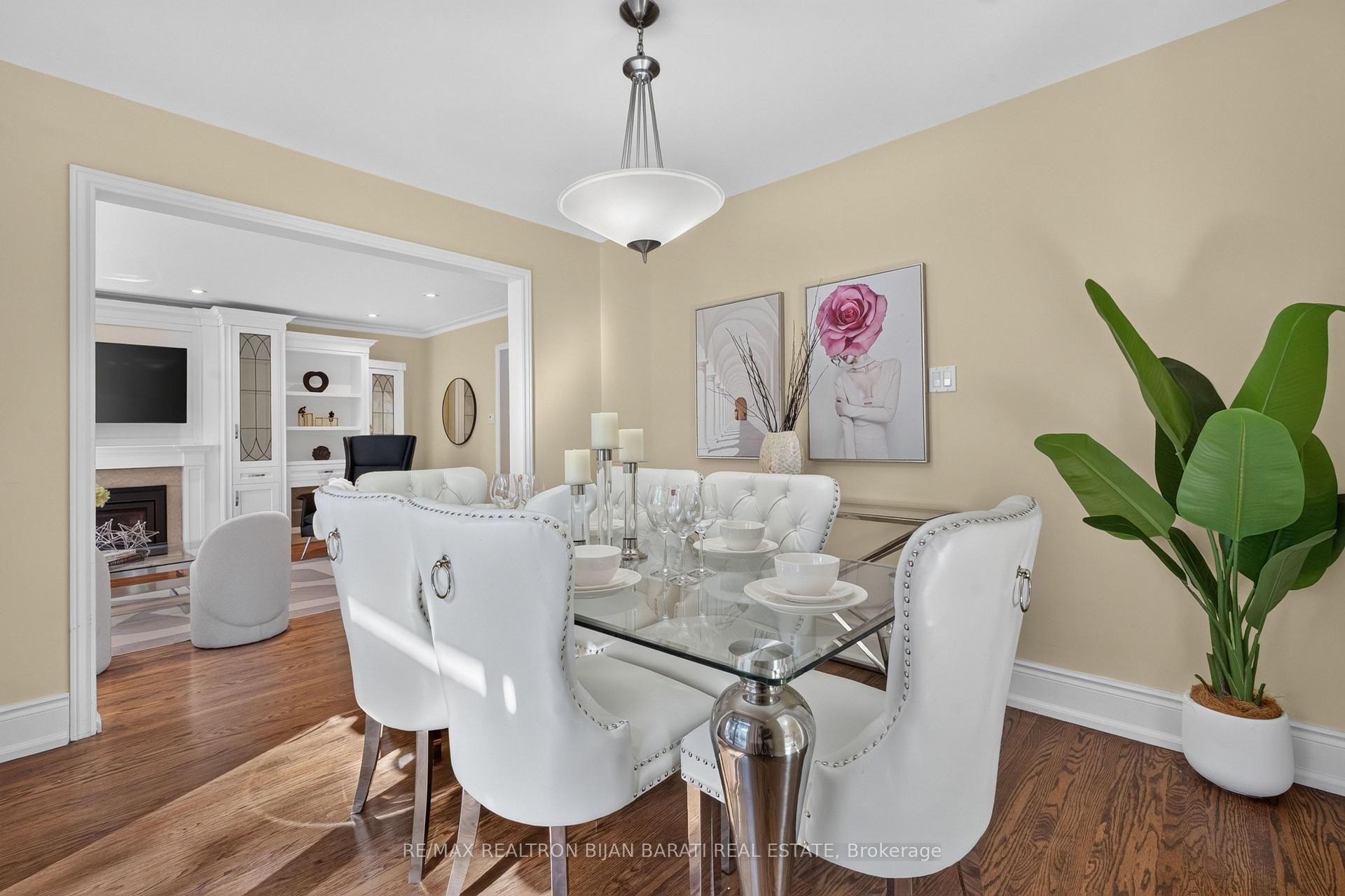 Photo 12 of 22 Brucedale Crescent, North York, Bayview Village — HOMEH