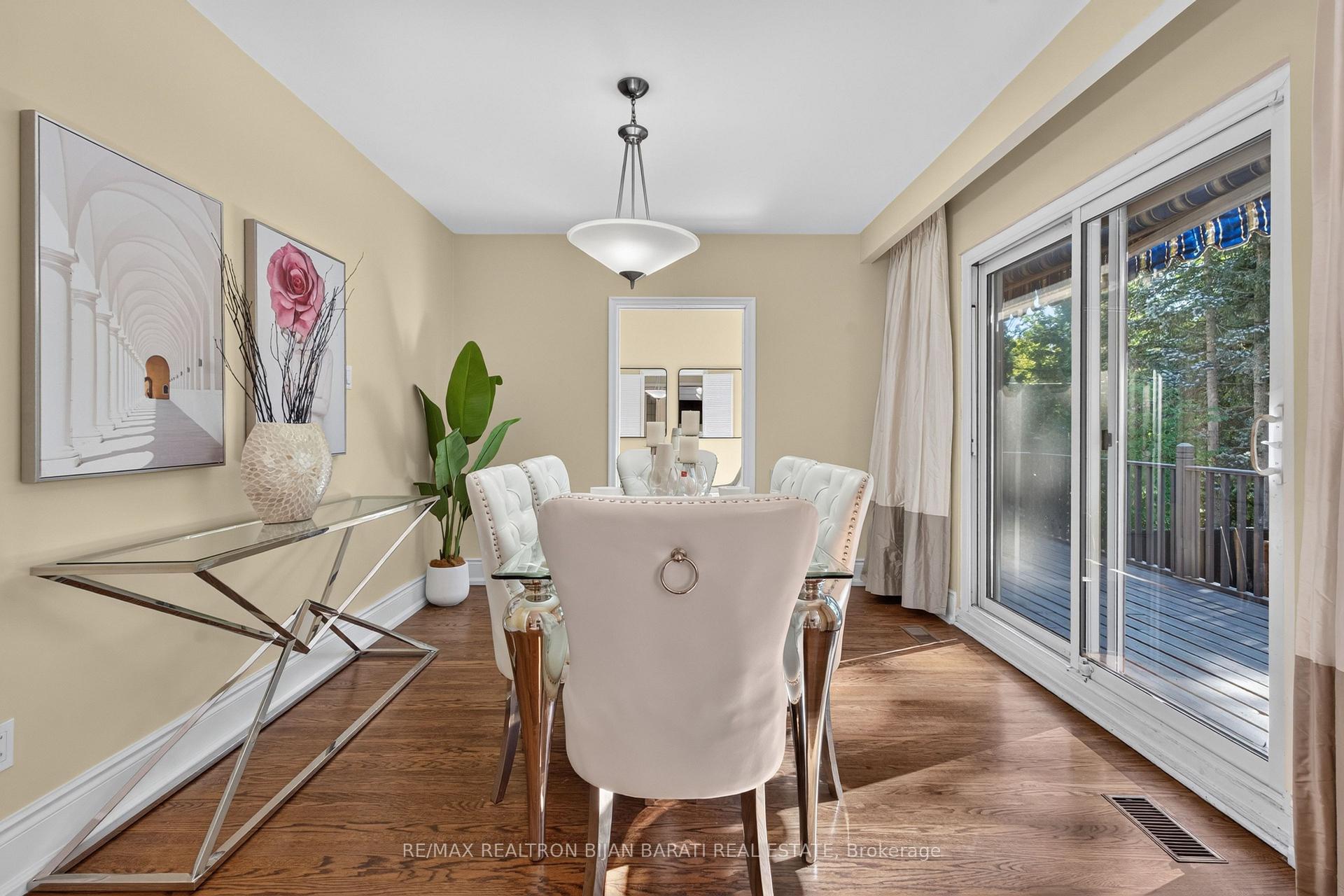 Photo 13 of 22 Brucedale Crescent, North York, Bayview Village — HOMEH