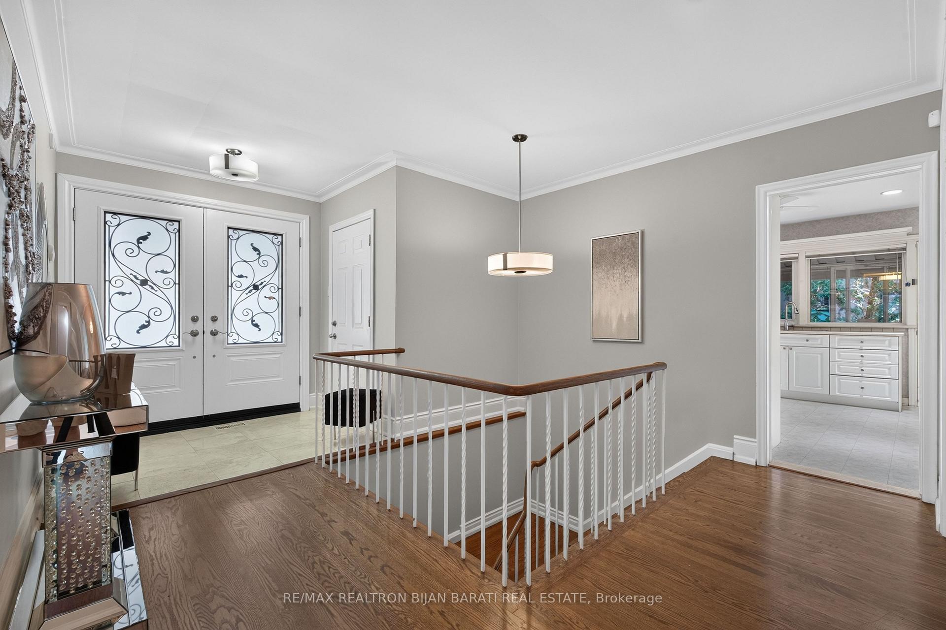 Photo 17 of 22 Brucedale Crescent, North York, Bayview Village — HOMEH