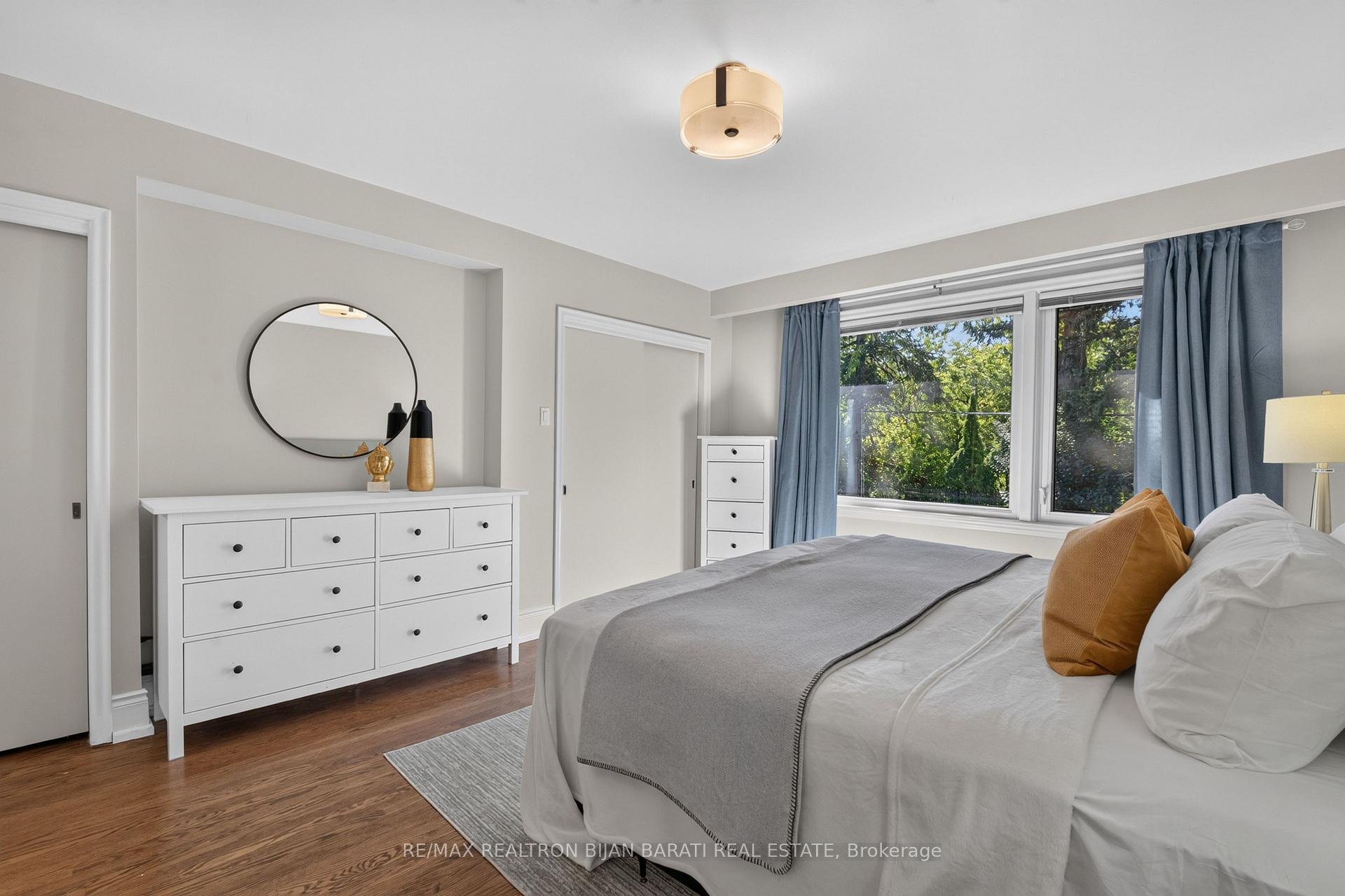 Photo 24 of 22 Brucedale Crescent, North York, Bayview Village — HOMEH