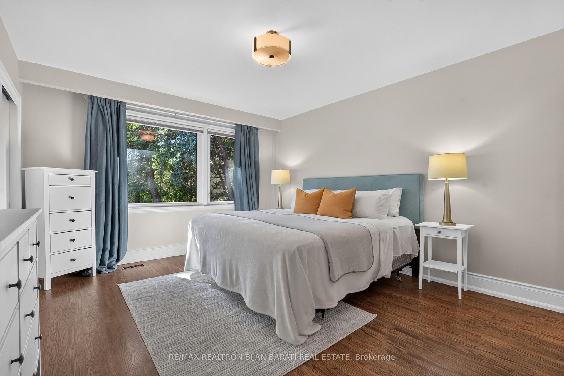 Photo 25 of 22 Brucedale Crescent, North York, Bayview Village — HOMEH