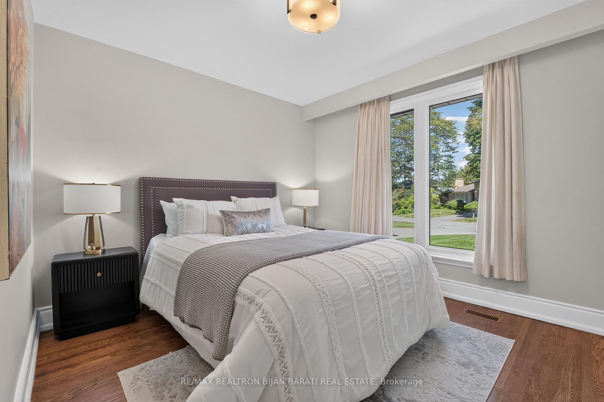 Photo 27 of 22 Brucedale Crescent, North York, Bayview Village — HOMEH