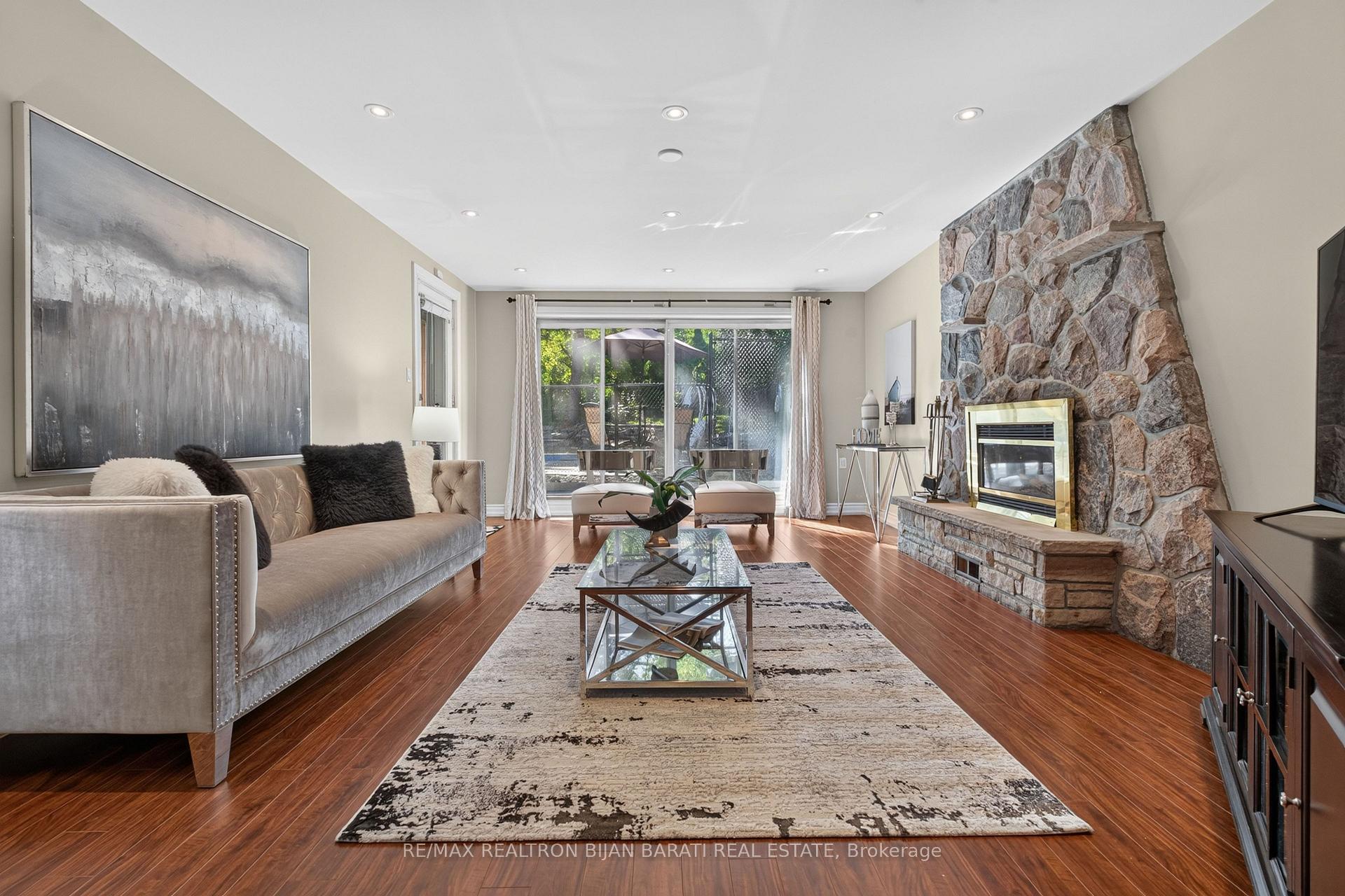 Photo 31 of 22 Brucedale Crescent, North York, Bayview Village — HOMEH