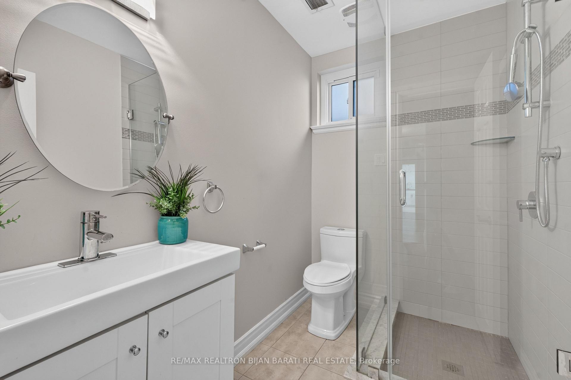 Photo 34 of 22 Brucedale Crescent, North York, Bayview Village — HOMEH