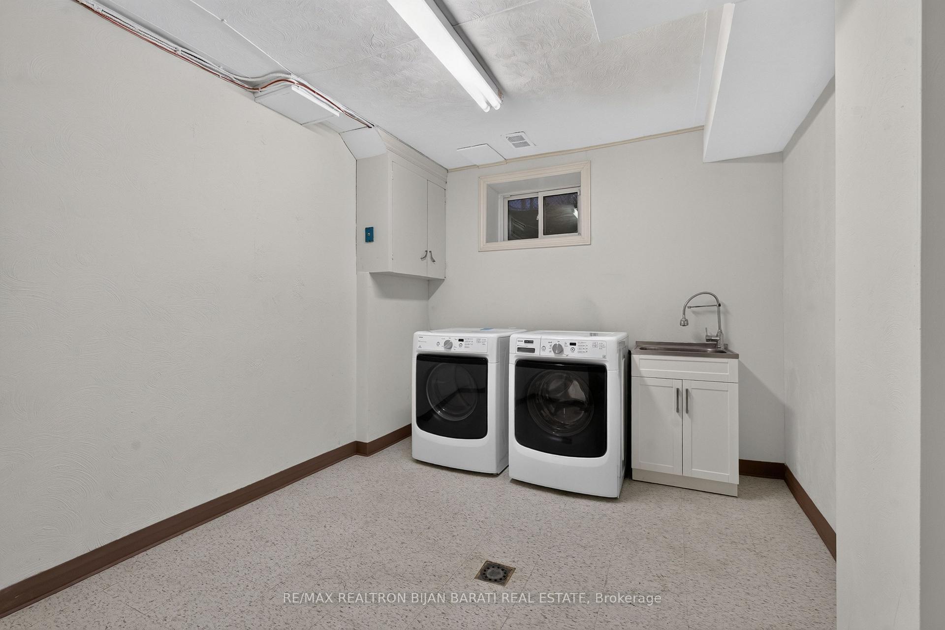 Photo 39 of 22 Brucedale Crescent, North York, Bayview Village — HOMEH