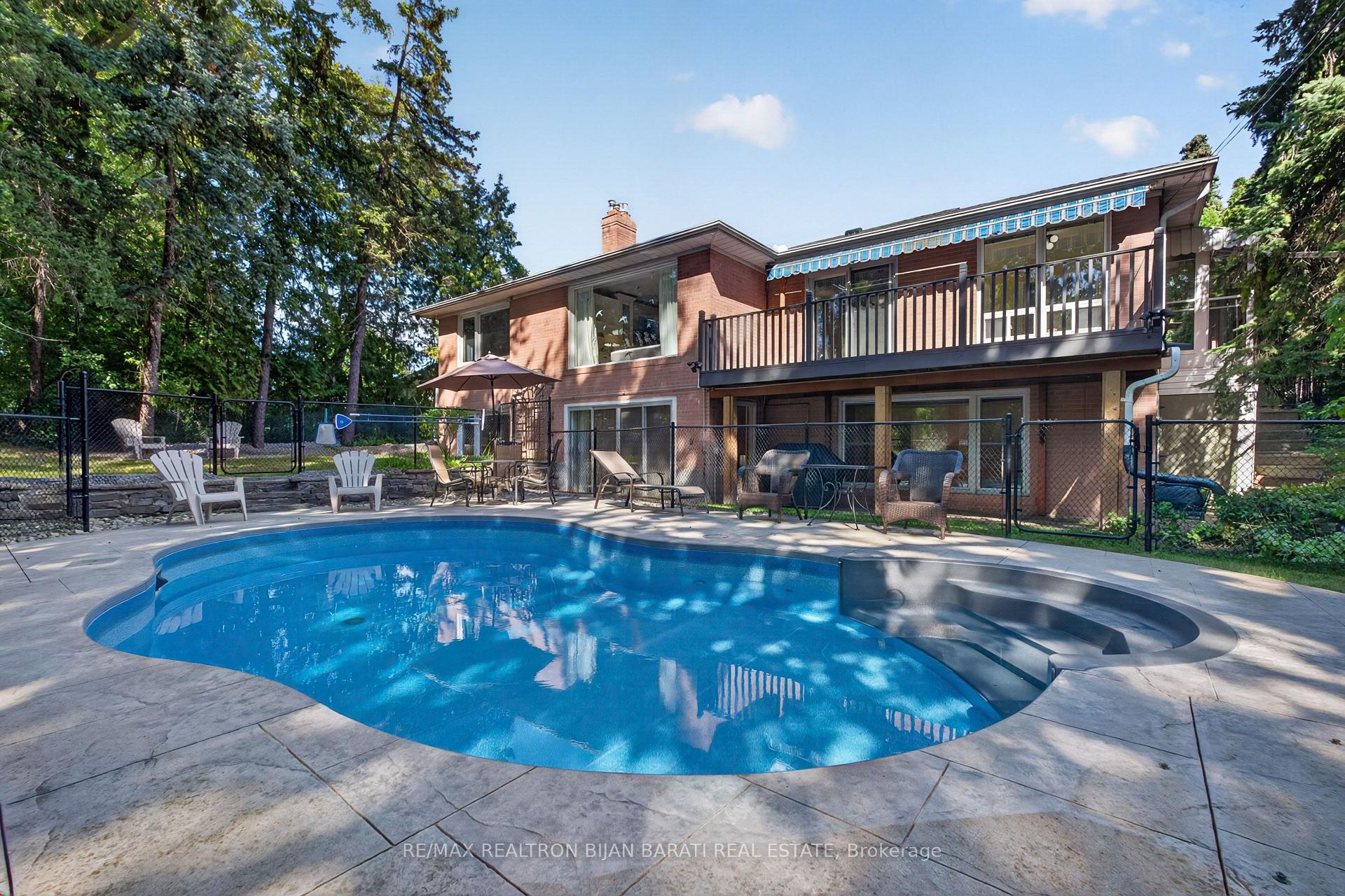 Photo 41 of 22 Brucedale Crescent, North York, Bayview Village — HOMEH