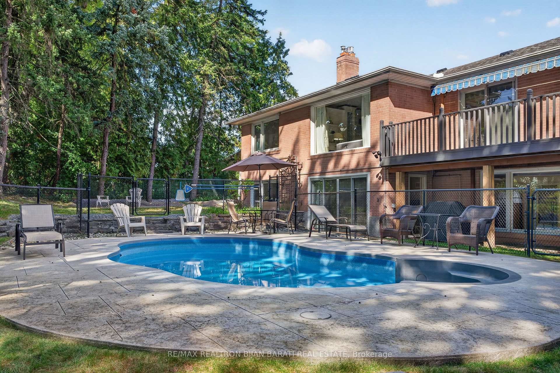 Photo 42 of 22 Brucedale Crescent, North York, Bayview Village — HOMEH