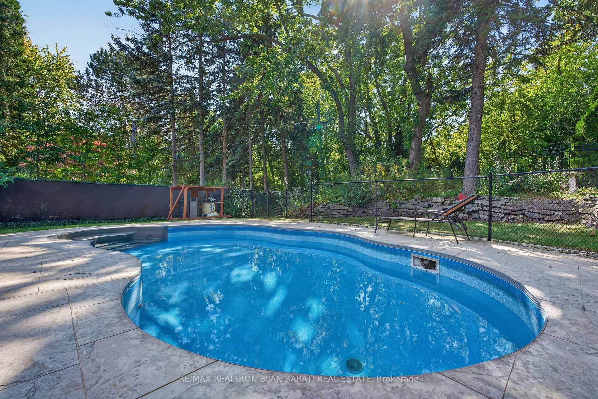 Photo 44 of 22 Brucedale Crescent, North York, Bayview Village — HOMEH