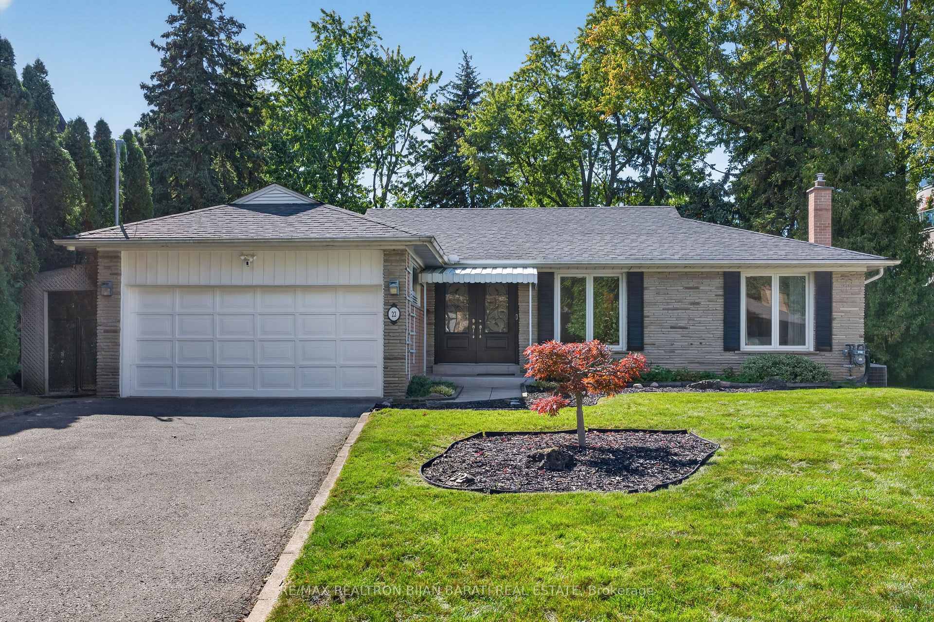 Photo 48 of 22 Brucedale Crescent, North York, Bayview Village — HOMEH