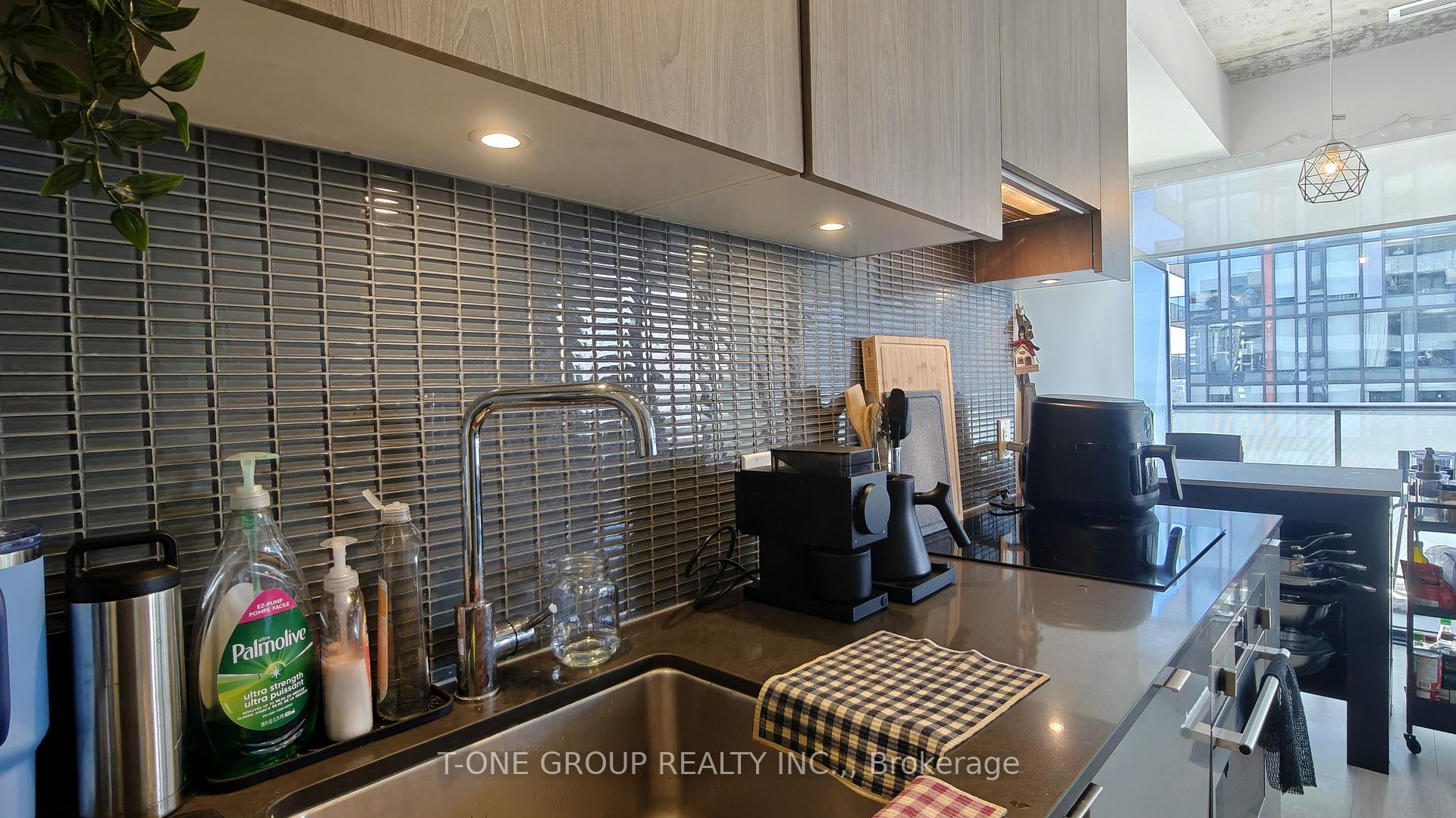 Photo 9 of Unit 2605, 161 Roehampton Avenue, Toronto, Mount Pleasant West — HOMEH