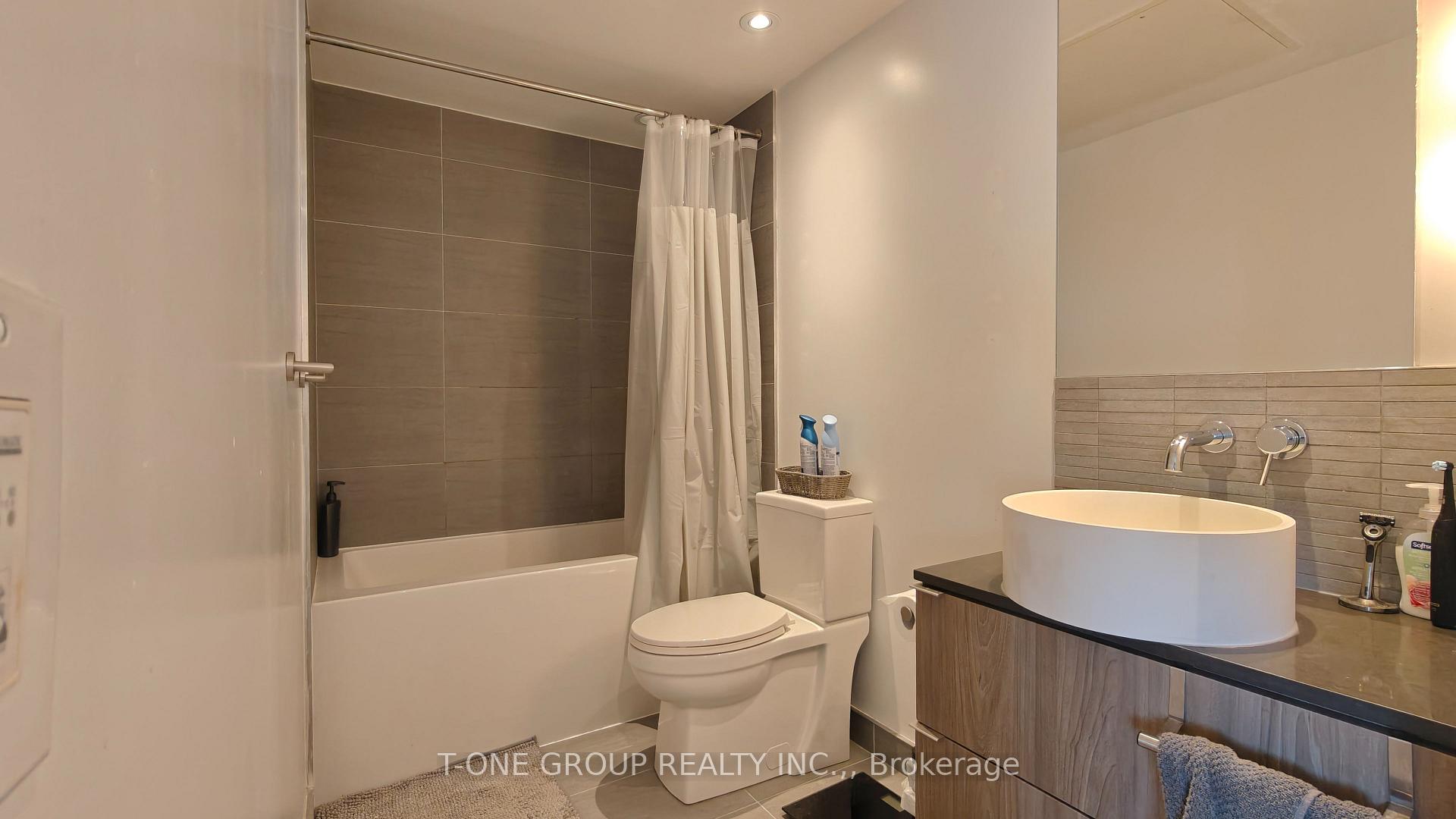 Photo 14 of Unit 2605, 161 Roehampton Avenue, Toronto, Mount Pleasant West — HOMEH