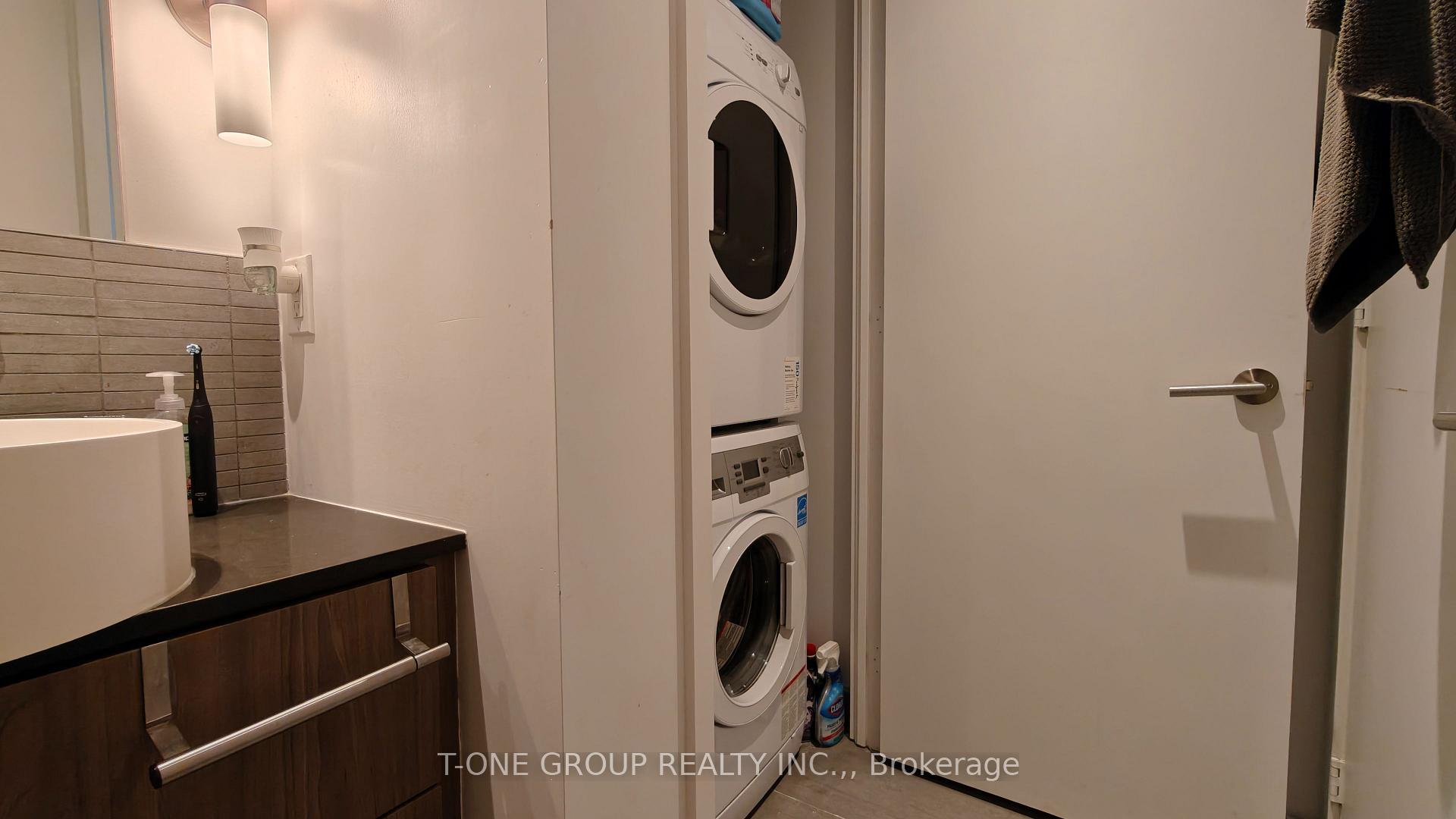 Photo 15 of Unit 2605, 161 Roehampton Avenue, Toronto, Mount Pleasant West — HOMEH