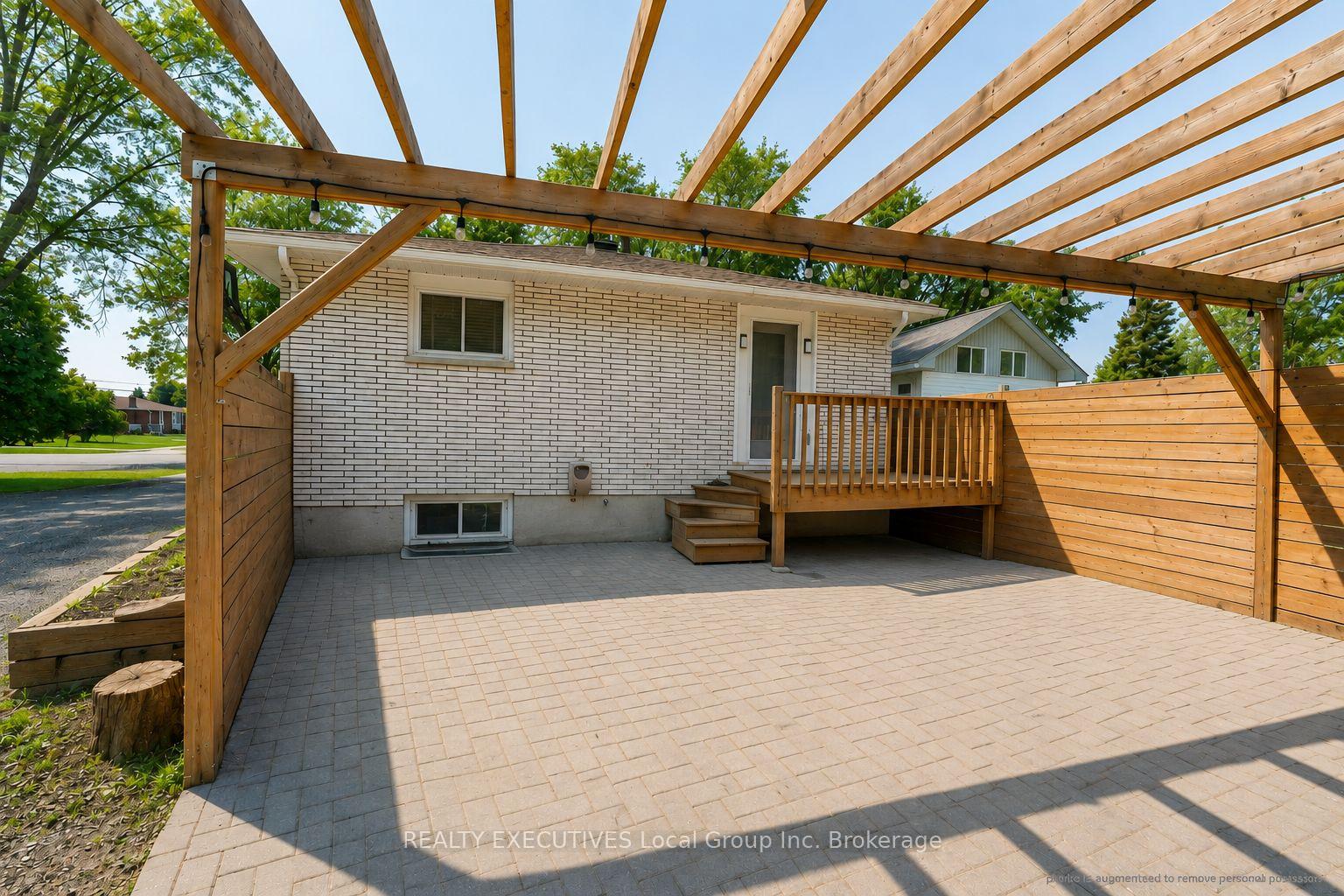 Photo 3 of 408 Nipissing Street, West Nipissing, Sturgeon Falls — HOMEH