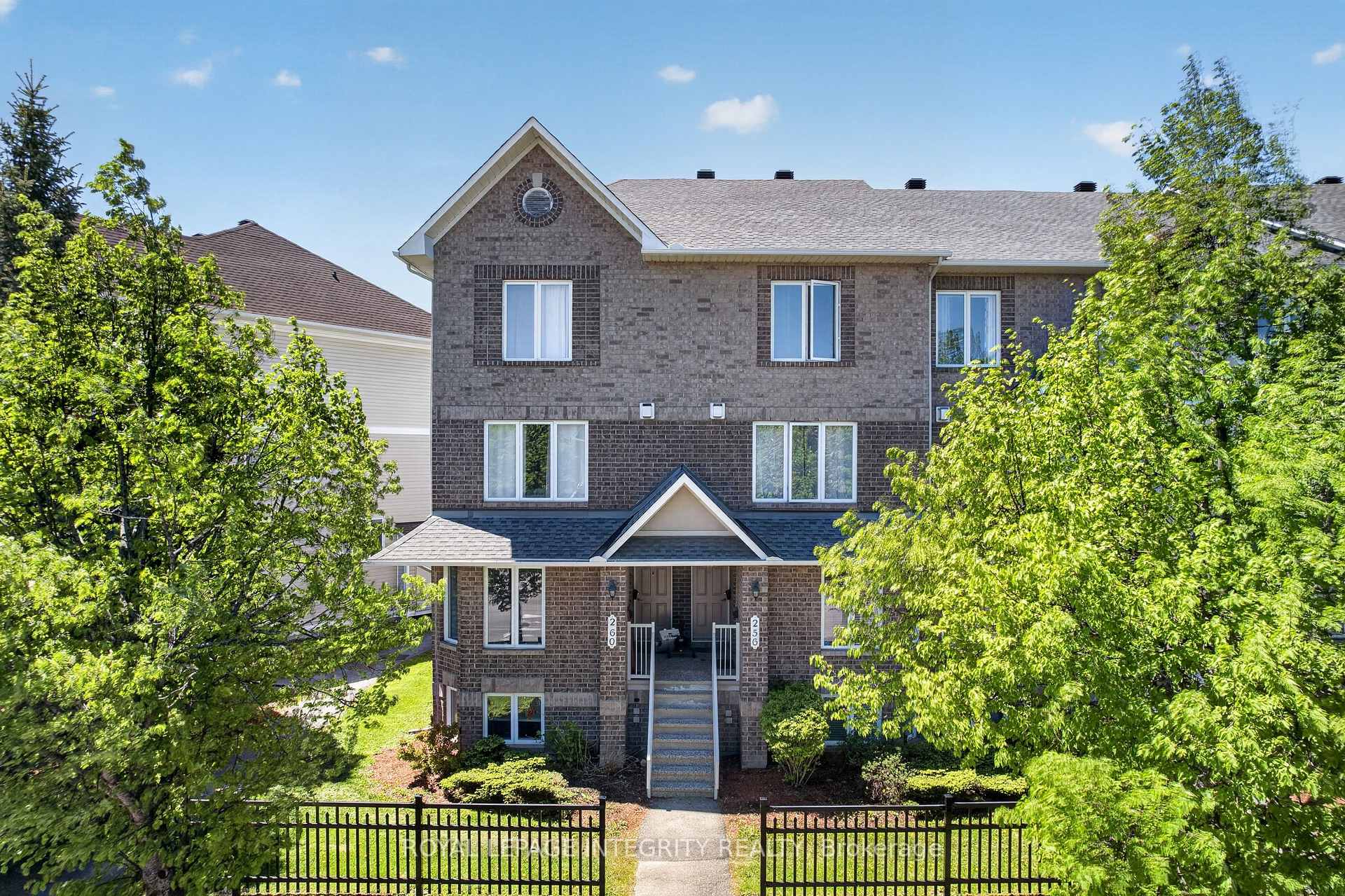 Photo of 256 Cresthaven Drive