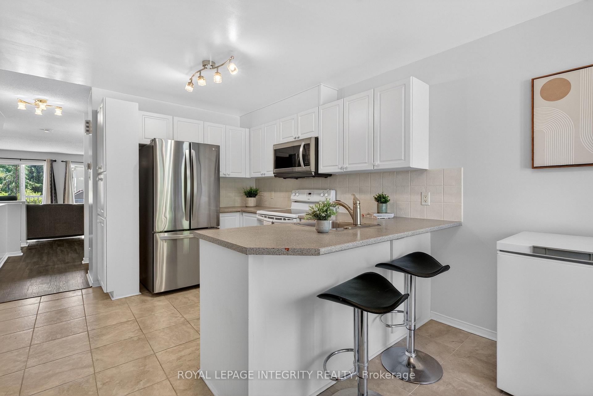 Photo 4 of 256 Cresthaven Drive, Ottawa, Barrhaven East — HOMEH