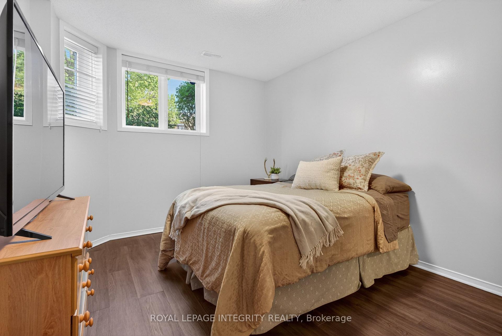 Photo 15 of 256 Cresthaven Drive, Ottawa, Barrhaven East — HOMEH