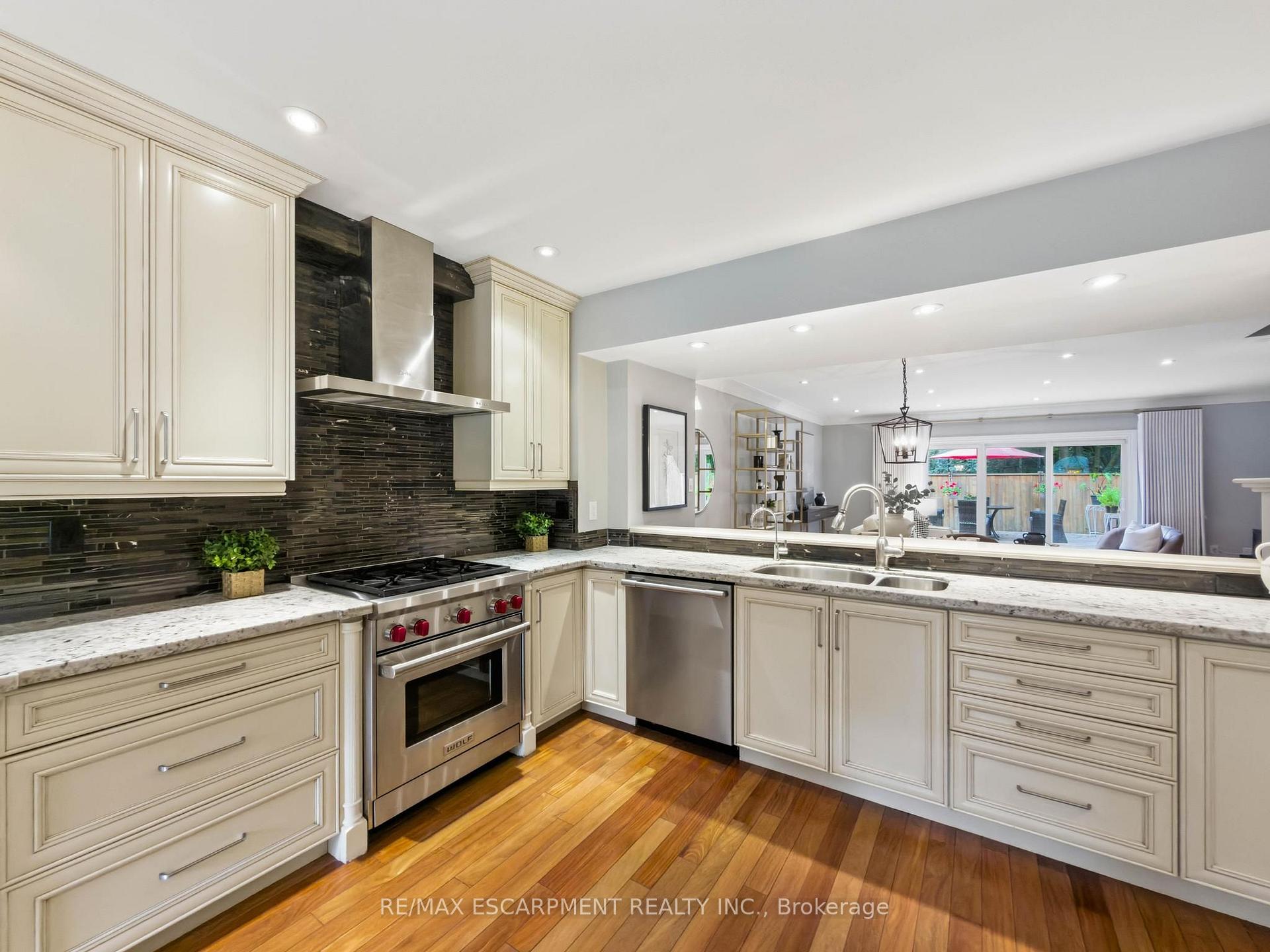 Photo 14 of 45 Tradewind Drive, Oakville, Bronte — HOMEH