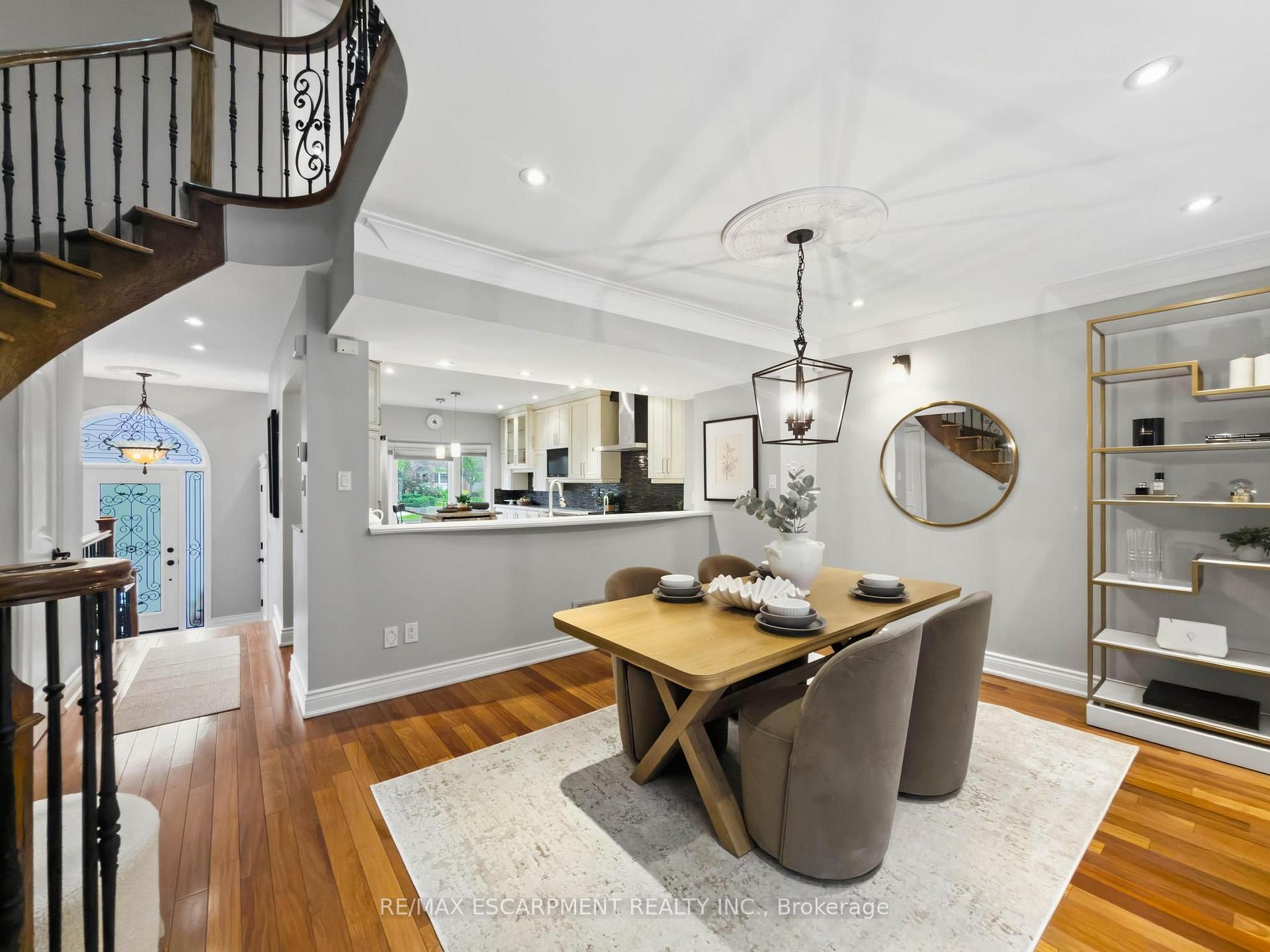Photo 16 of 45 Tradewind Drive, Oakville, Bronte — HOMEH