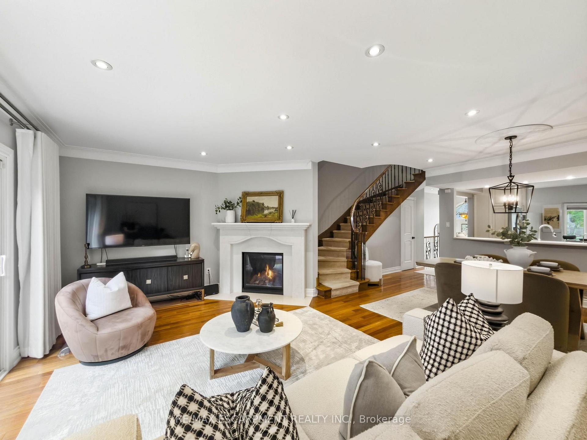 Photo 20 of 45 Tradewind Drive, Oakville, Bronte — HOMEH