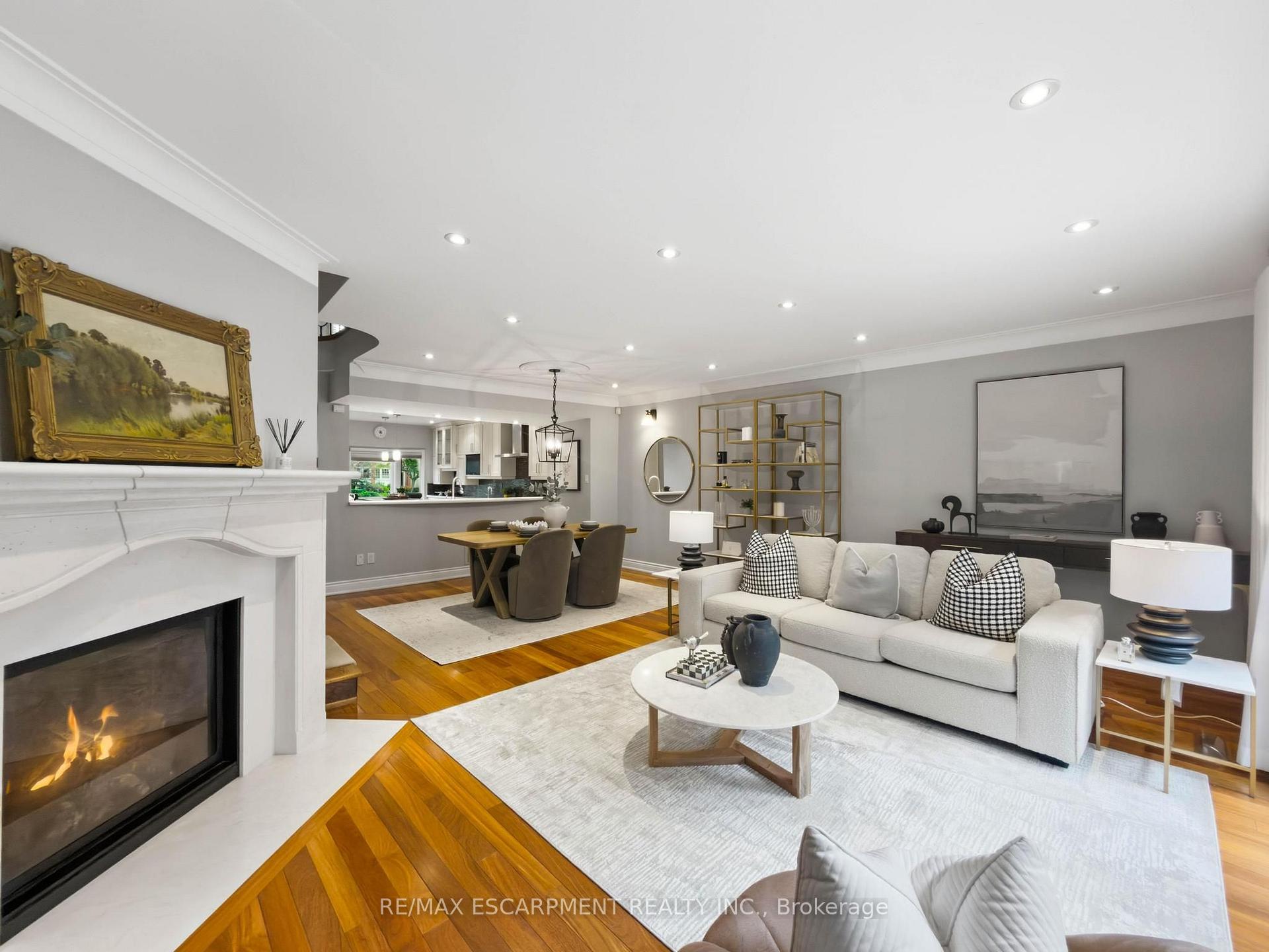 Photo 21 of 45 Tradewind Drive, Oakville, Bronte — HOMEH