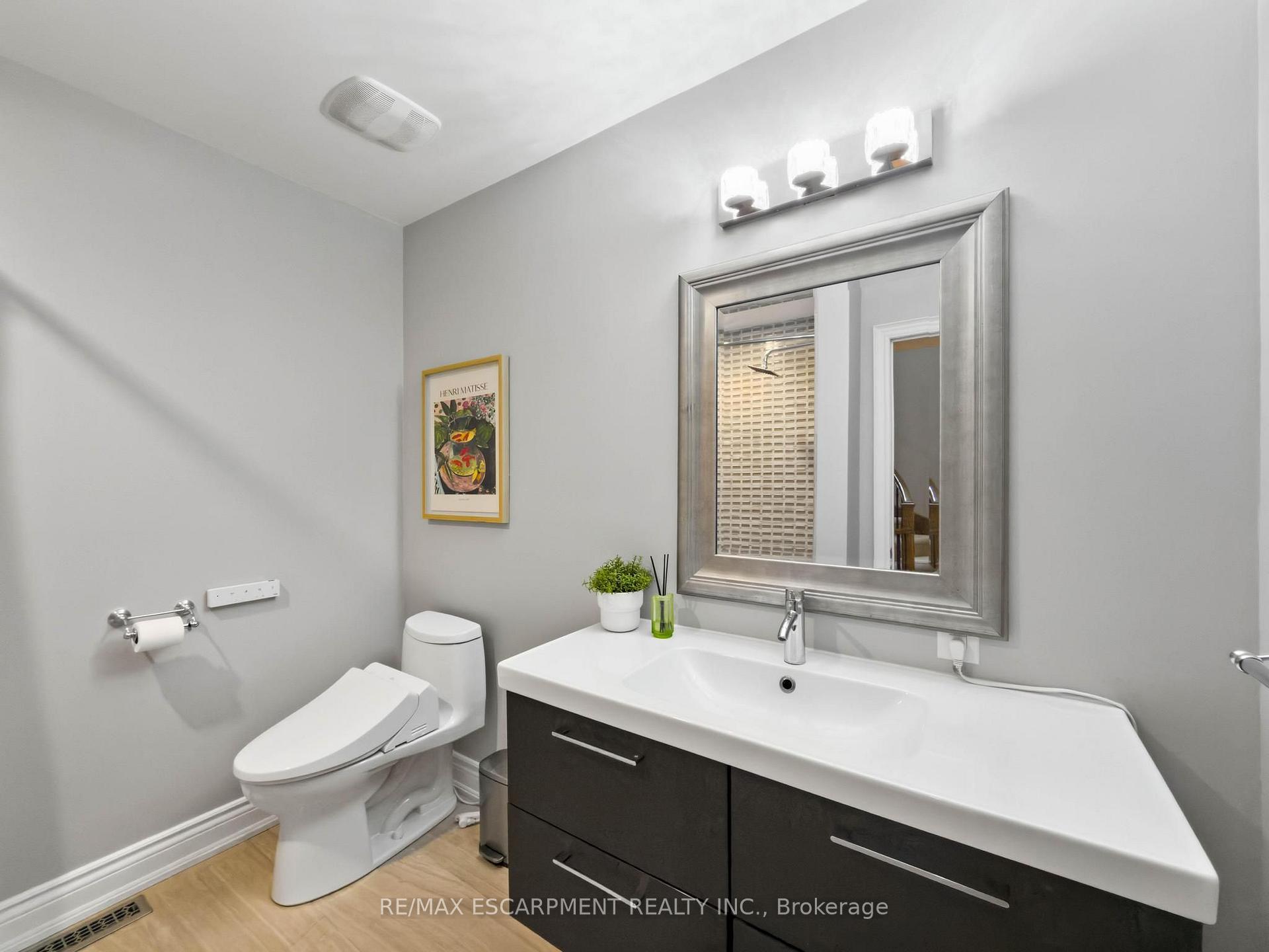 Photo 29 of 45 Tradewind Drive, Oakville, Bronte — HOMEH