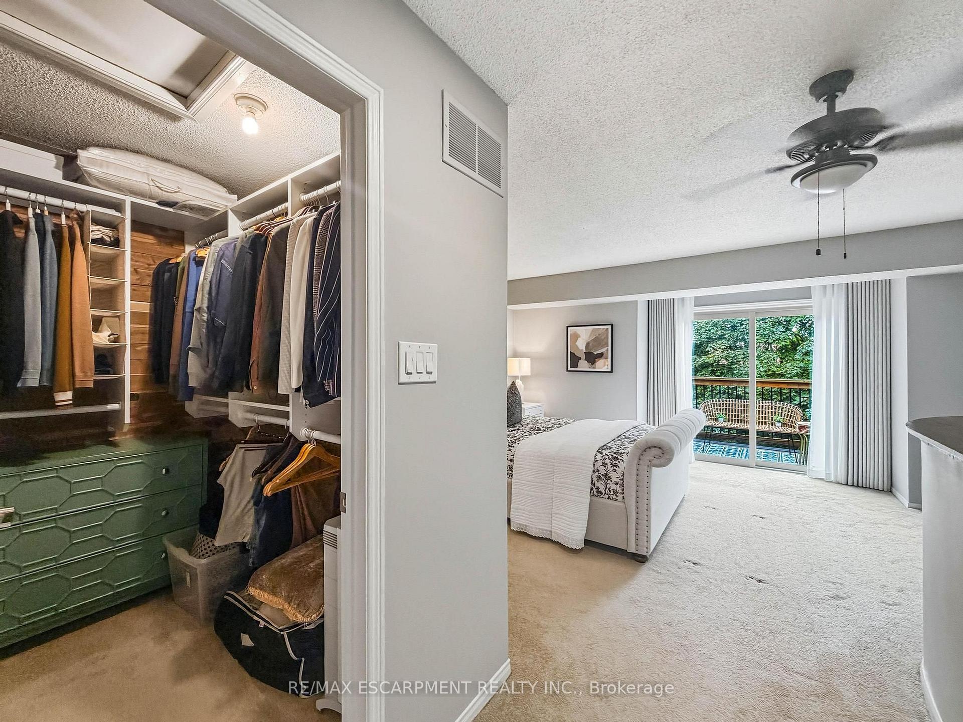 Photo 32 of 45 Tradewind Drive, Oakville, Bronte — HOMEH