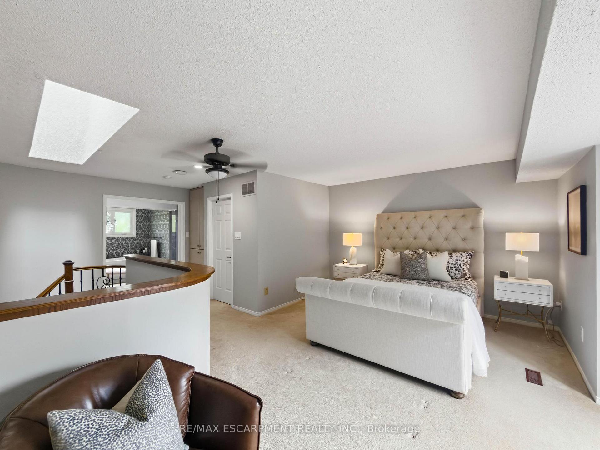 Photo 33 of 45 Tradewind Drive, Oakville, Bronte — HOMEH