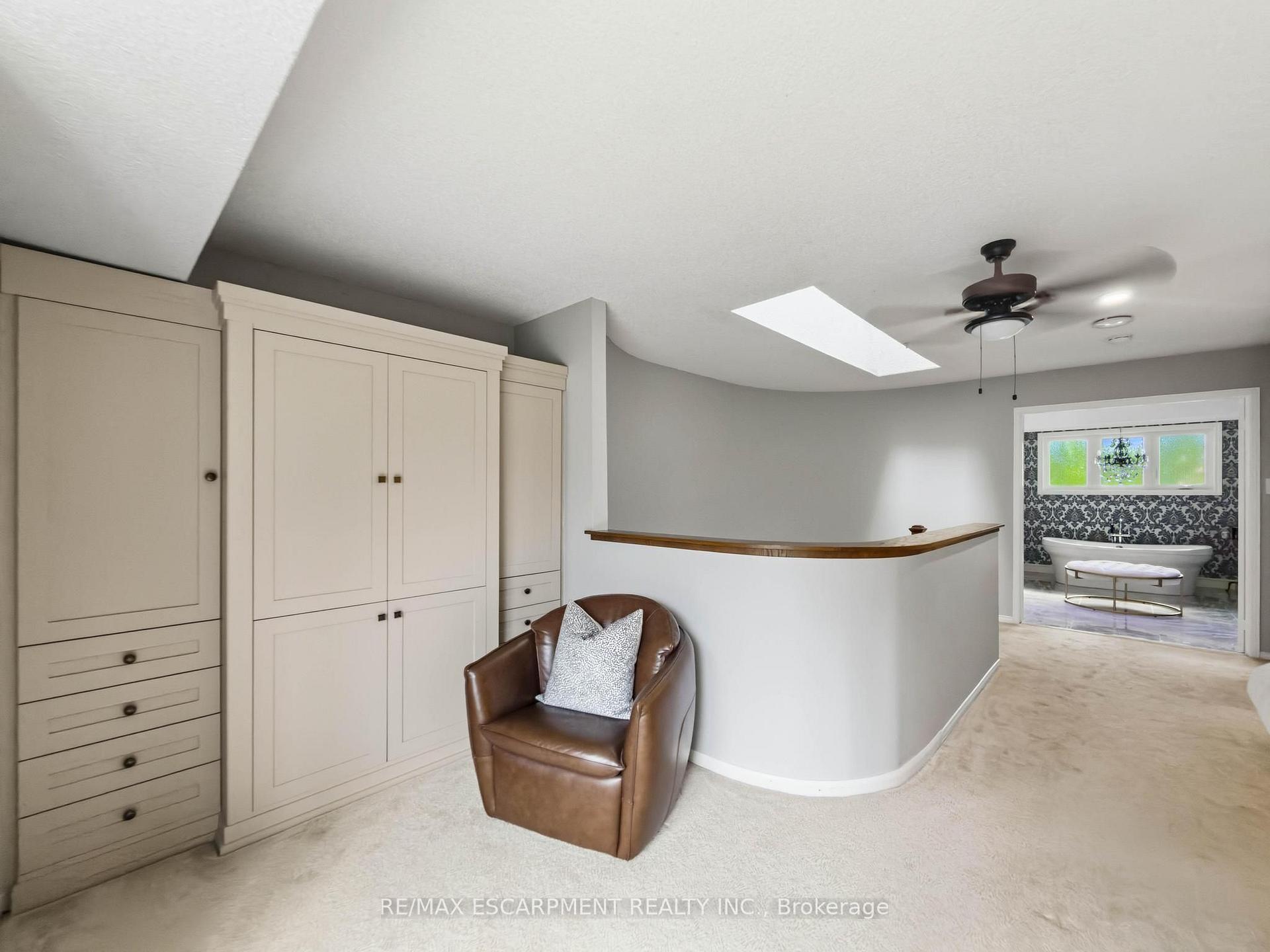 Photo 34 of 45 Tradewind Drive, Oakville, Bronte — HOMEH