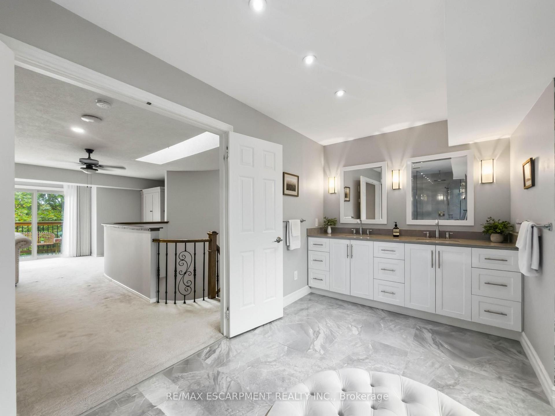 Photo 41 of 45 Tradewind Drive, Oakville, Bronte — HOMEH