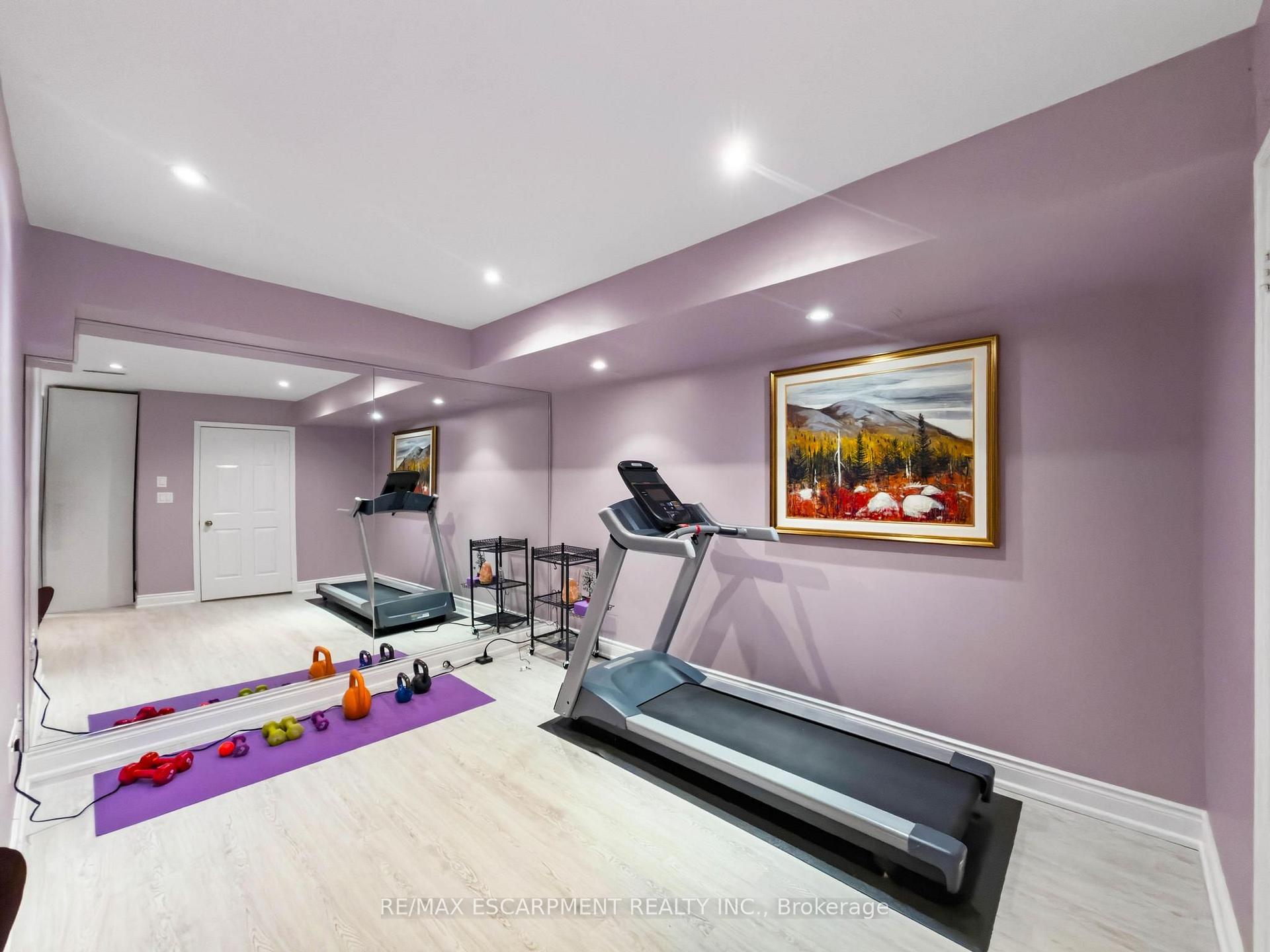 Photo 42 of 45 Tradewind Drive, Oakville, Bronte — HOMEH