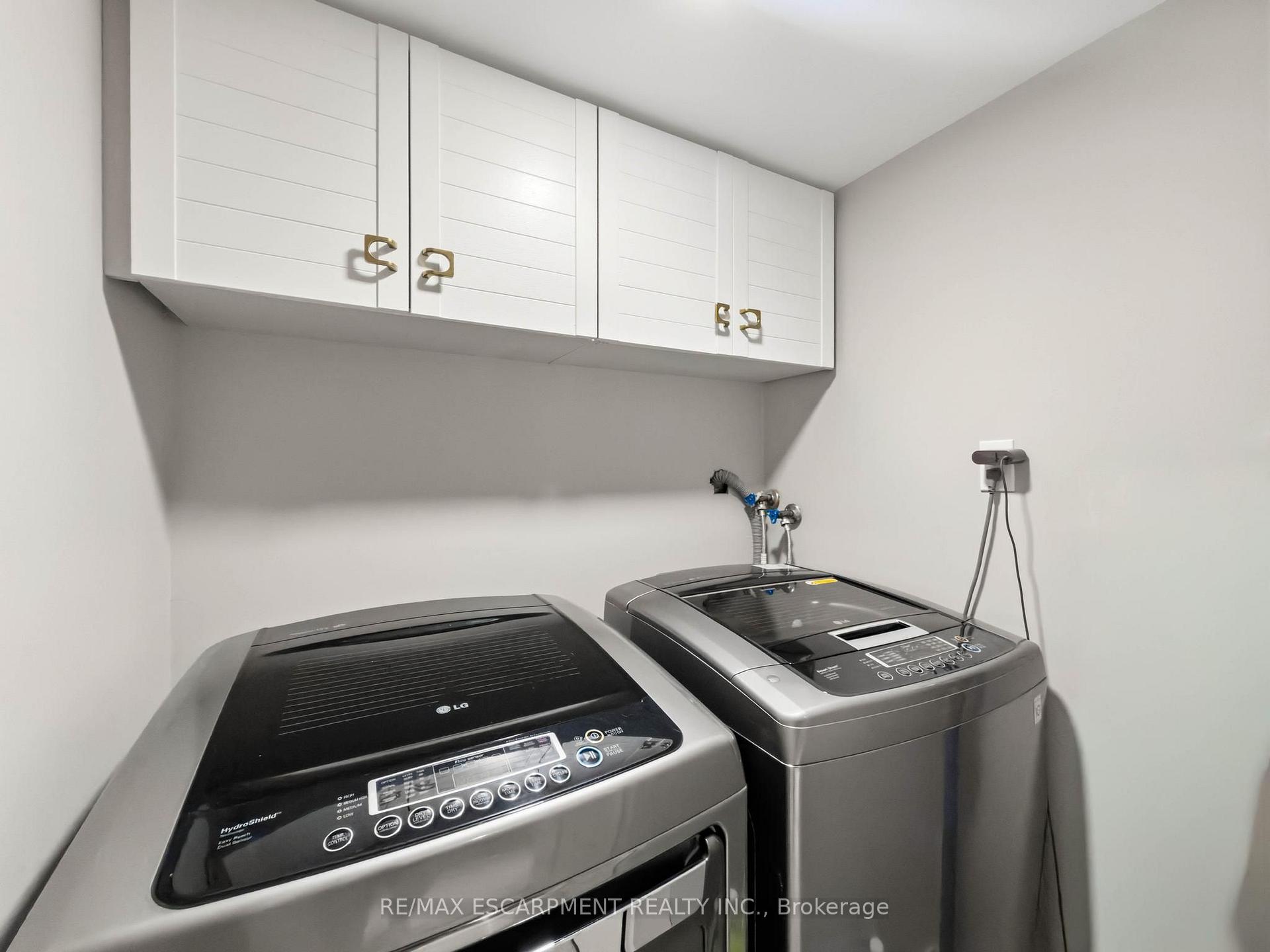 Photo 44 of 45 Tradewind Drive, Oakville, Bronte — HOMEH