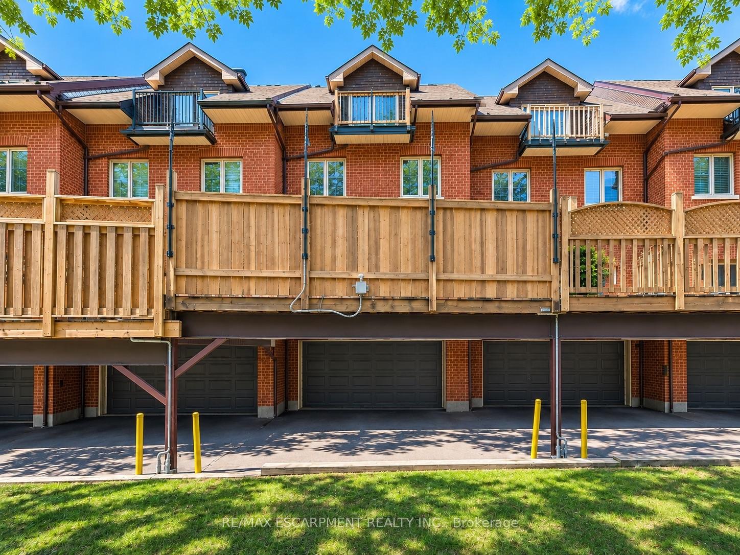 Photo 48 of 45 Tradewind Drive, Oakville, Bronte — HOMEH