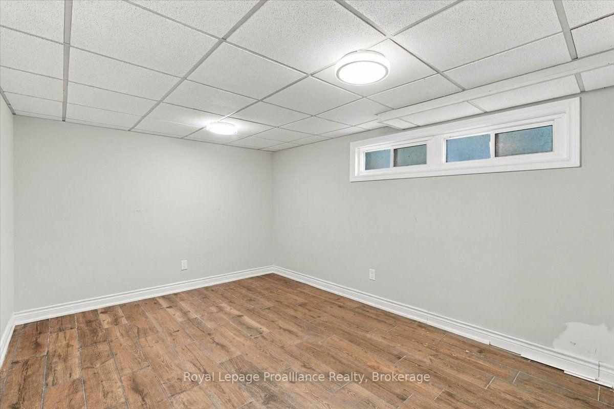 Photo 27 of 380 Ashley Street, Belleville, Belleville Ward — HOMEH