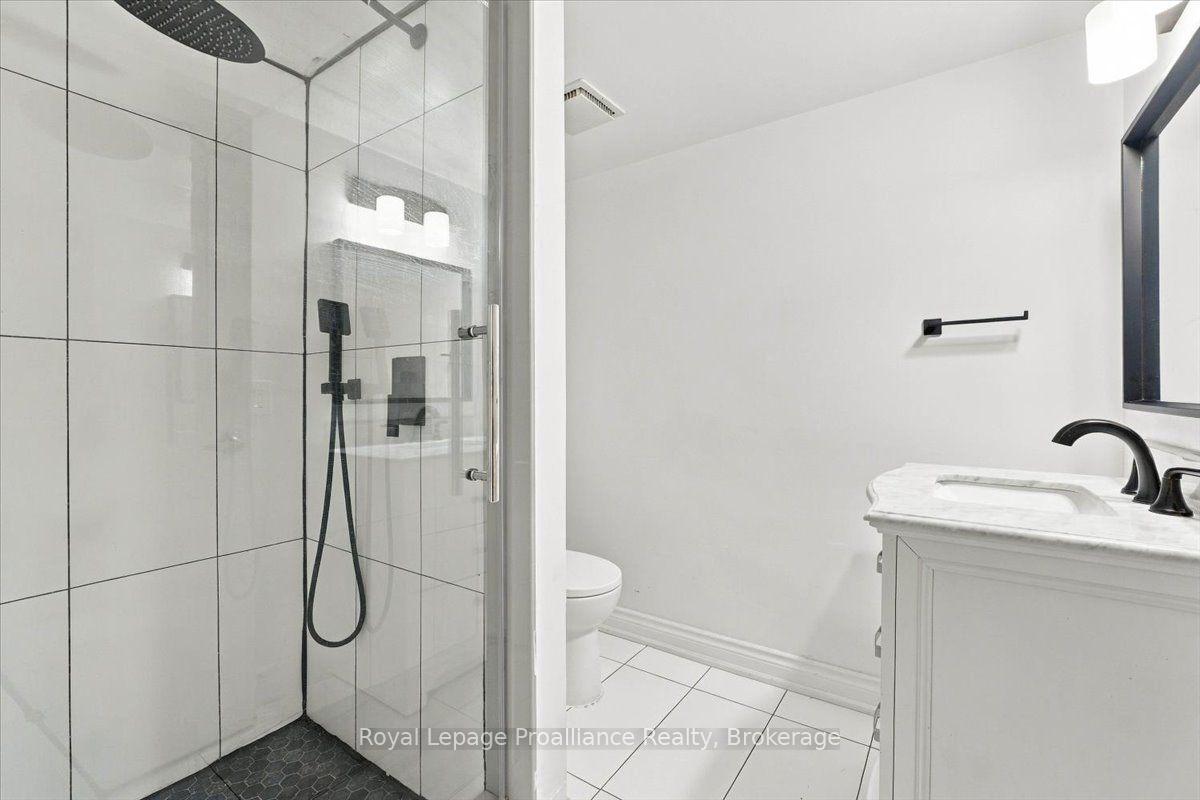 Photo 29 of 380 Ashley Street, Belleville, Belleville Ward — HOMEH