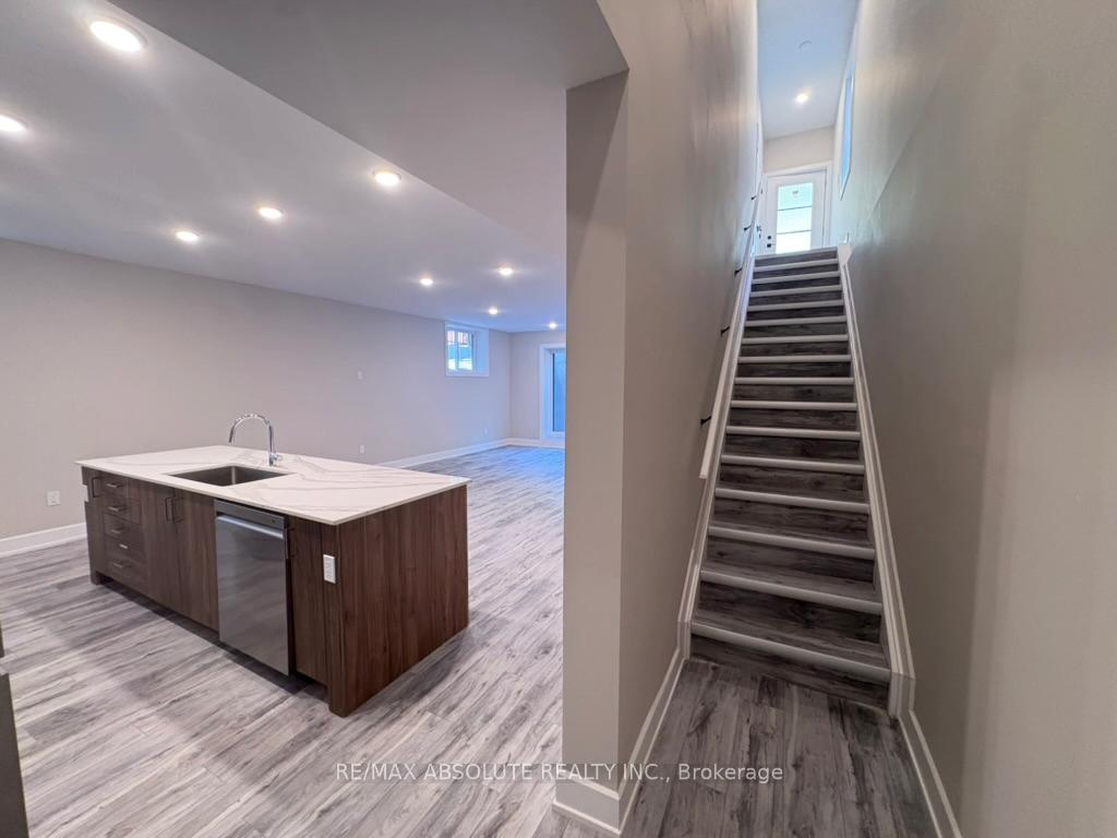 Photo 3 of Unit 4, 613 Parkview Road, Ottawa, Westboro/Hampton Park — HOMEH