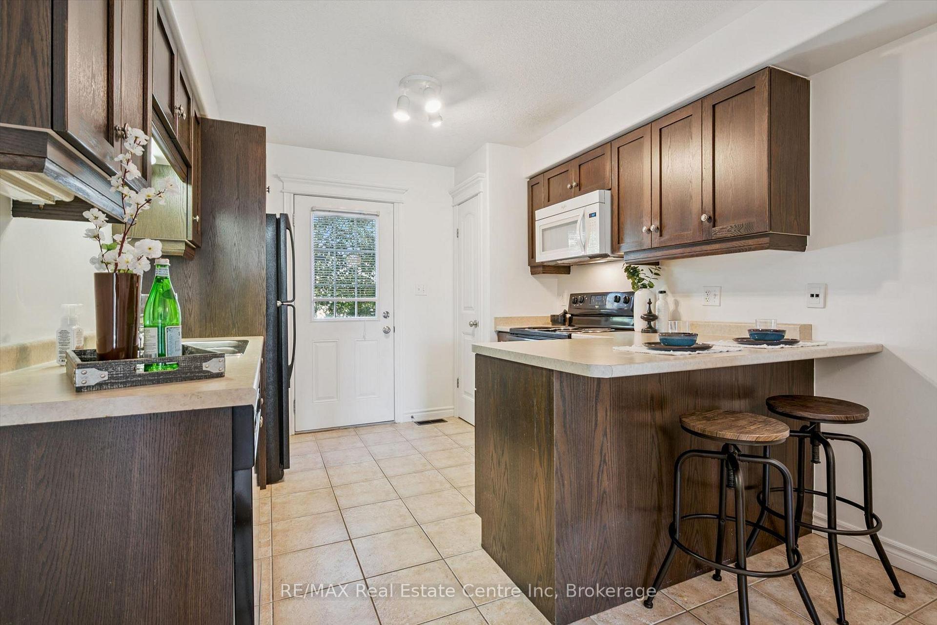 Photo 3 of 185 Carters Lane, Guelph/Eramosa, Rockwood — HOMEH