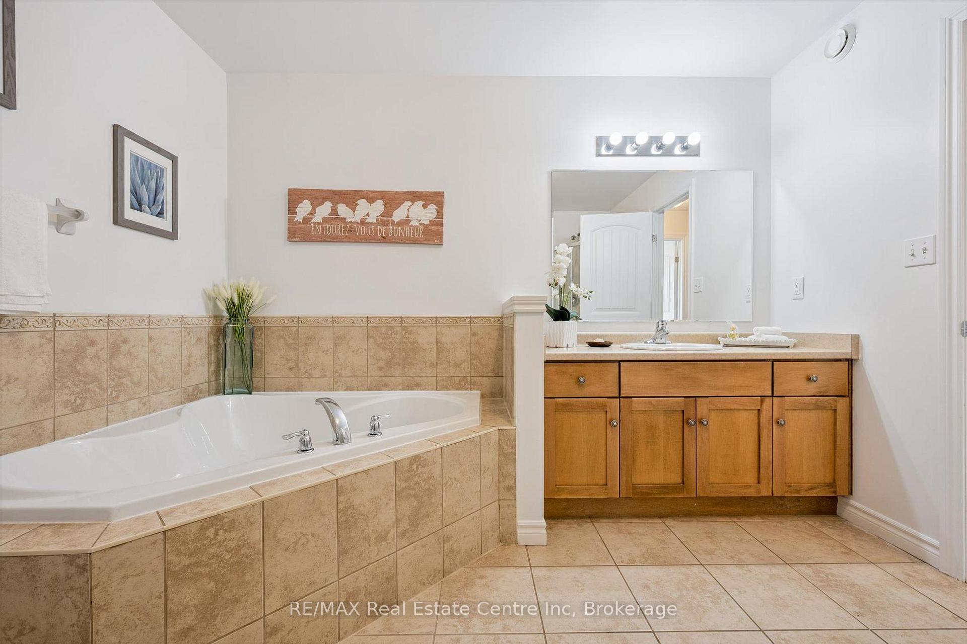 Photo 14 of 185 Carters Lane, Guelph/Eramosa, Rockwood — HOMEH