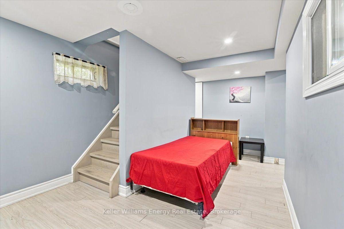 Photo 3 of 21 Upland Drive, Whitby, Blue Grass Meadows — HOMEH