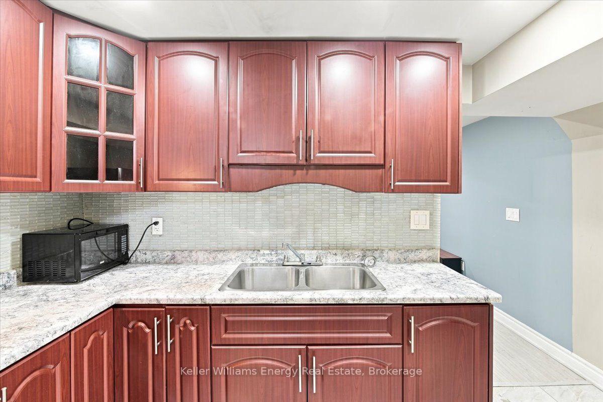 Photo 7 of 21 Upland Drive, Whitby, Blue Grass Meadows — HOMEH