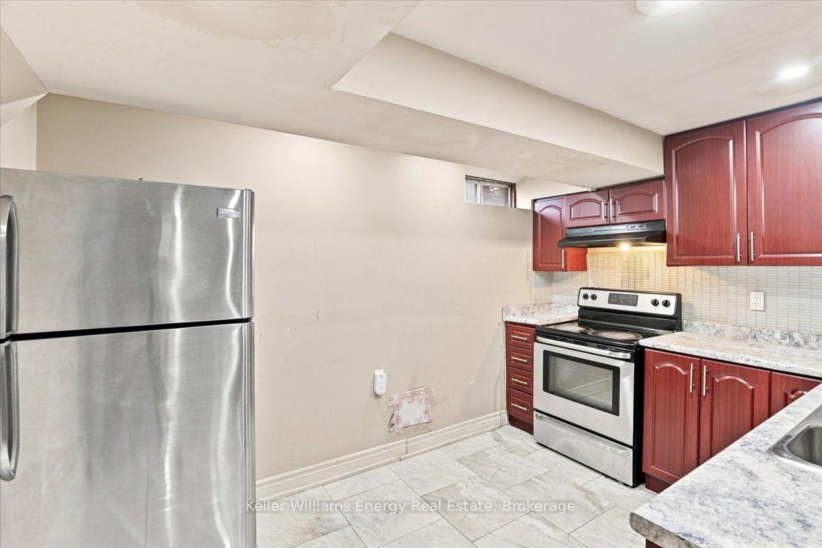 Photo 8 of 21 Upland Drive, Whitby, Blue Grass Meadows — HOMEH