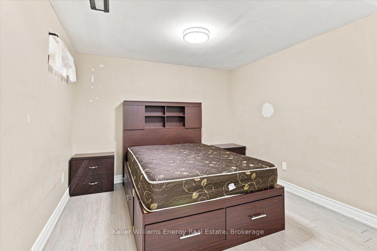 Photo 9 of 21 Upland Drive, Whitby, Blue Grass Meadows — HOMEH