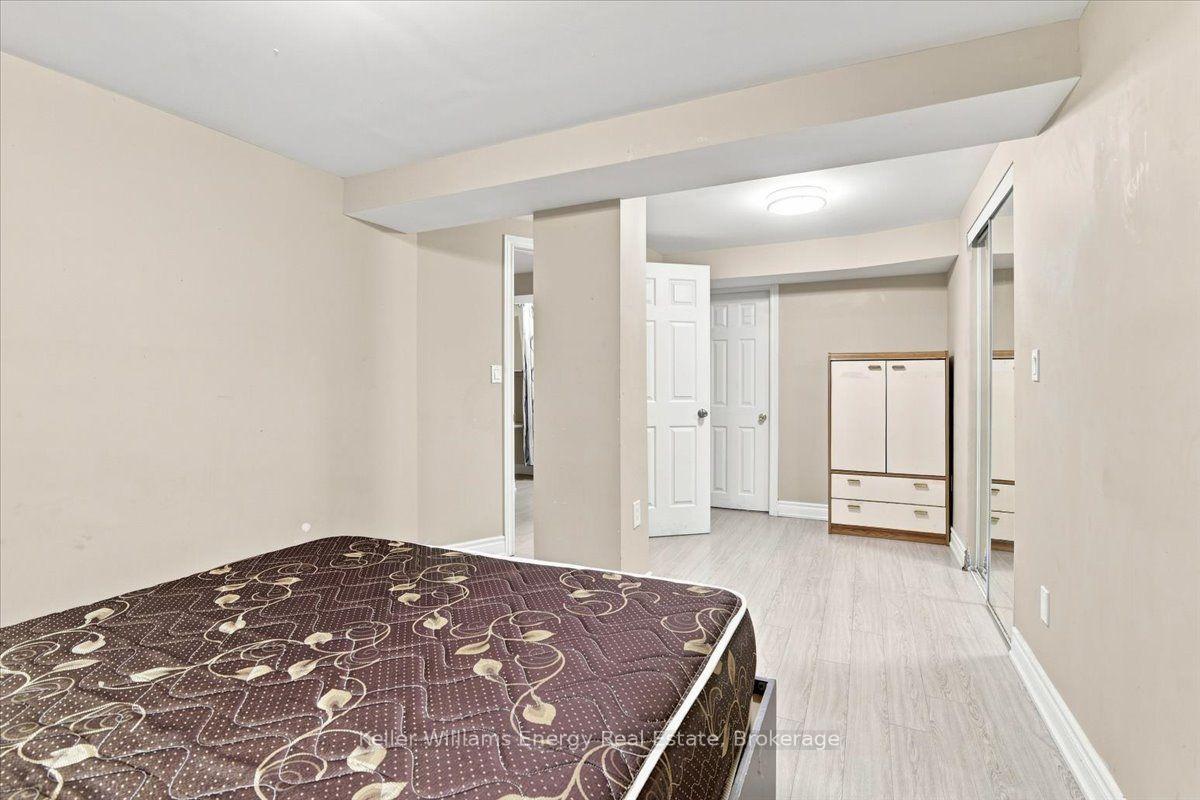 Photo 10 of 21 Upland Drive, Whitby, Blue Grass Meadows — HOMEH