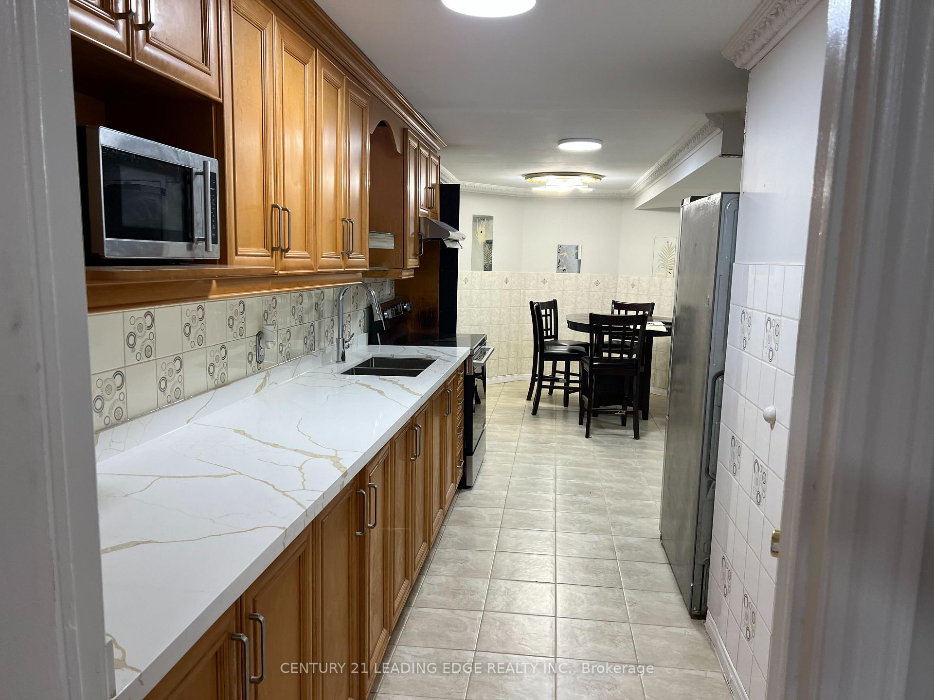Photo 7 of Unit Basement, 10 Pine Bough Manor, Richmond Hill, Devonsleigh — HOMEH