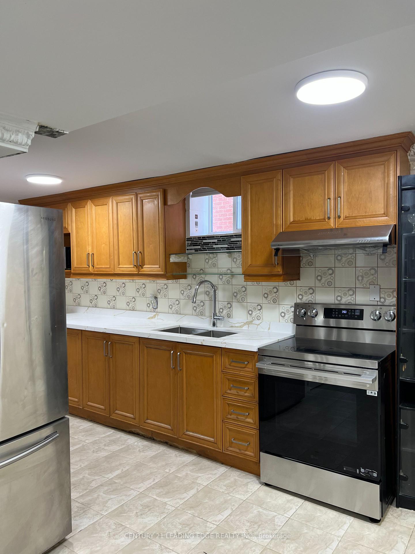Photo 23 of Unit Basement, 10 Pine Bough Manor, Richmond Hill, Devonsleigh — HOMEH