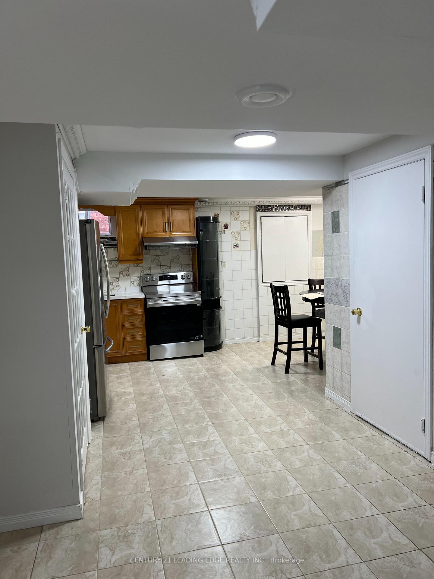 Photo 25 of Unit Basement, 10 Pine Bough Manor, Richmond Hill, Devonsleigh — HOMEH